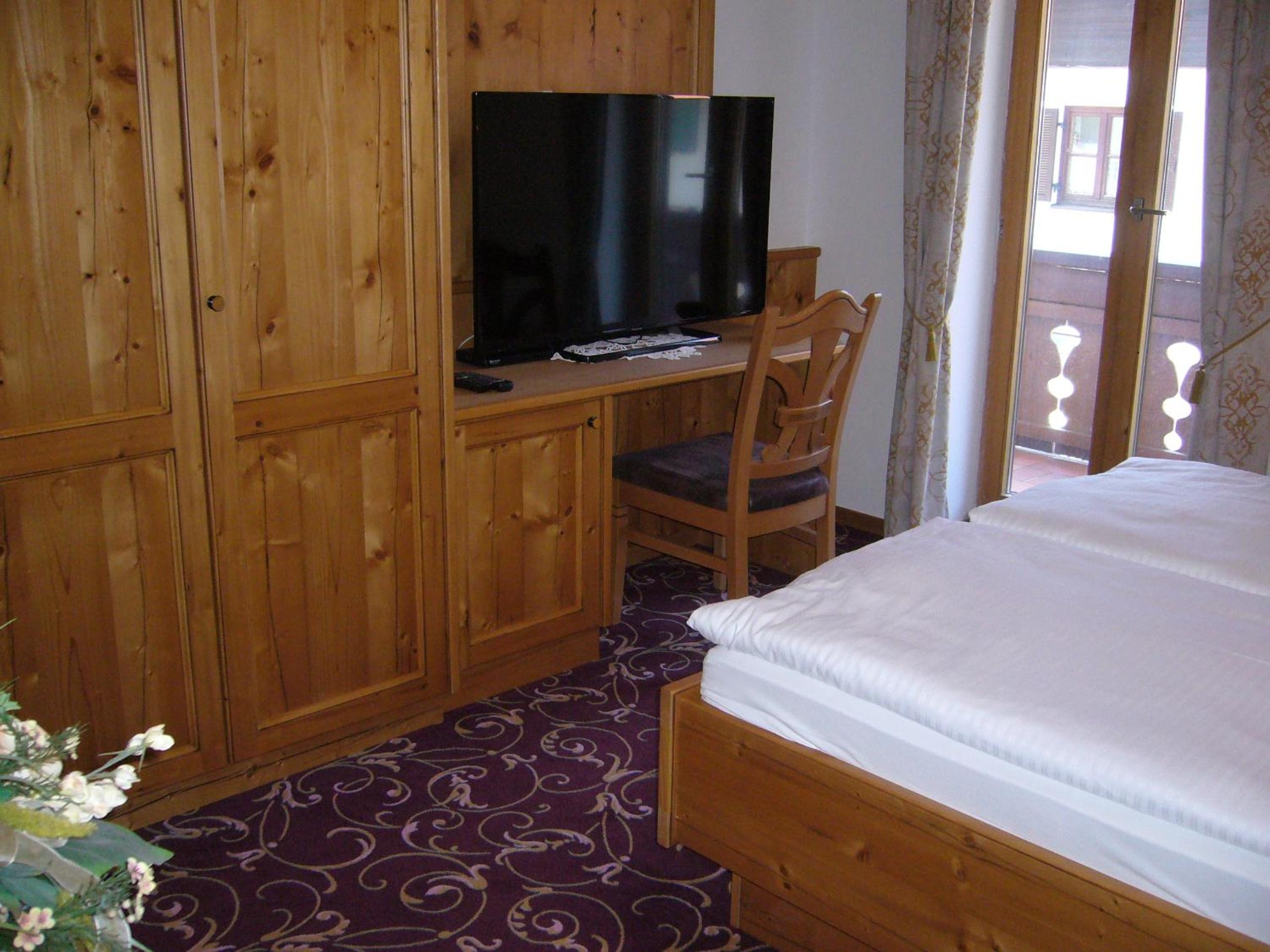 Suite with Balcony - Photo 6