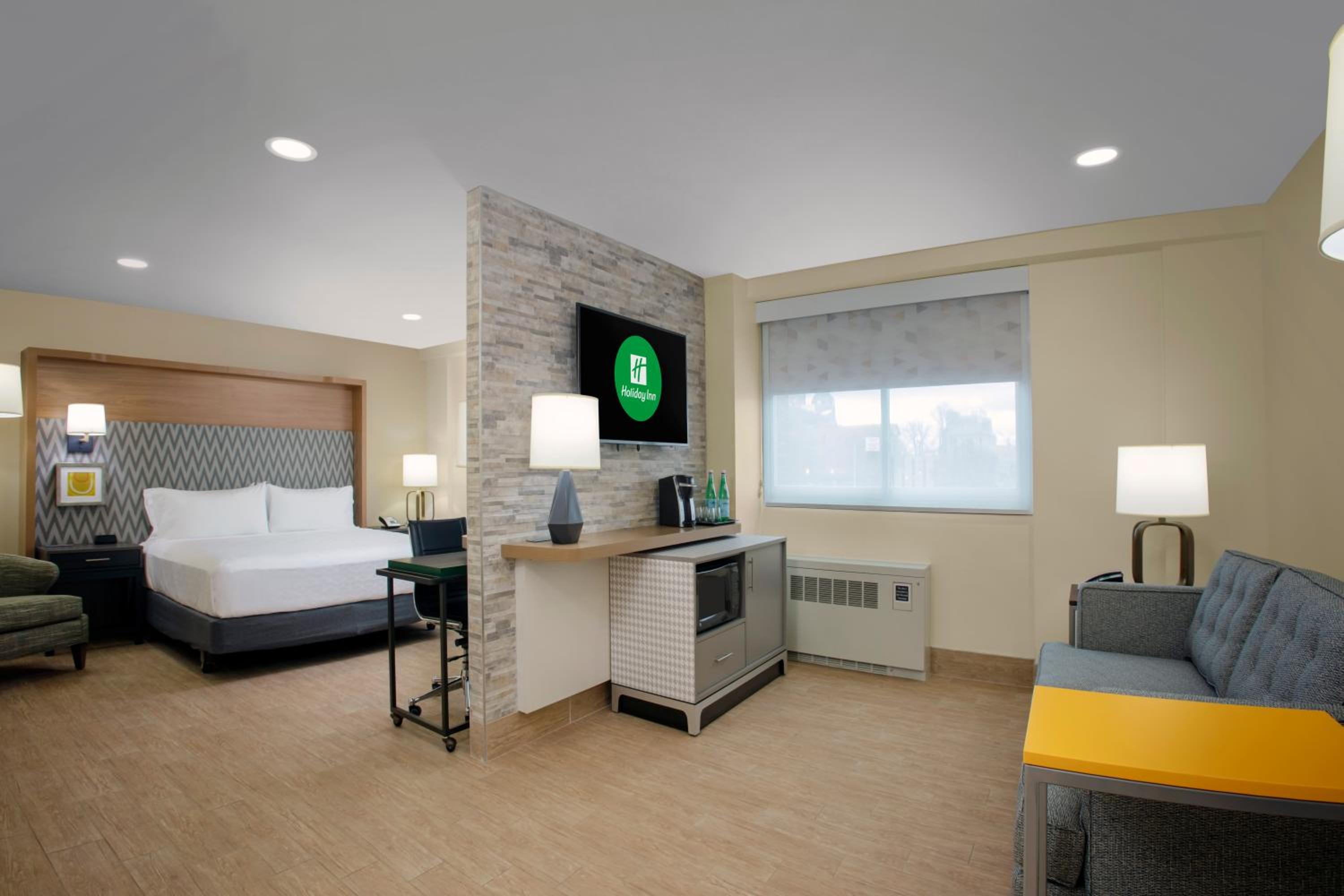 King Suite - Photo 1