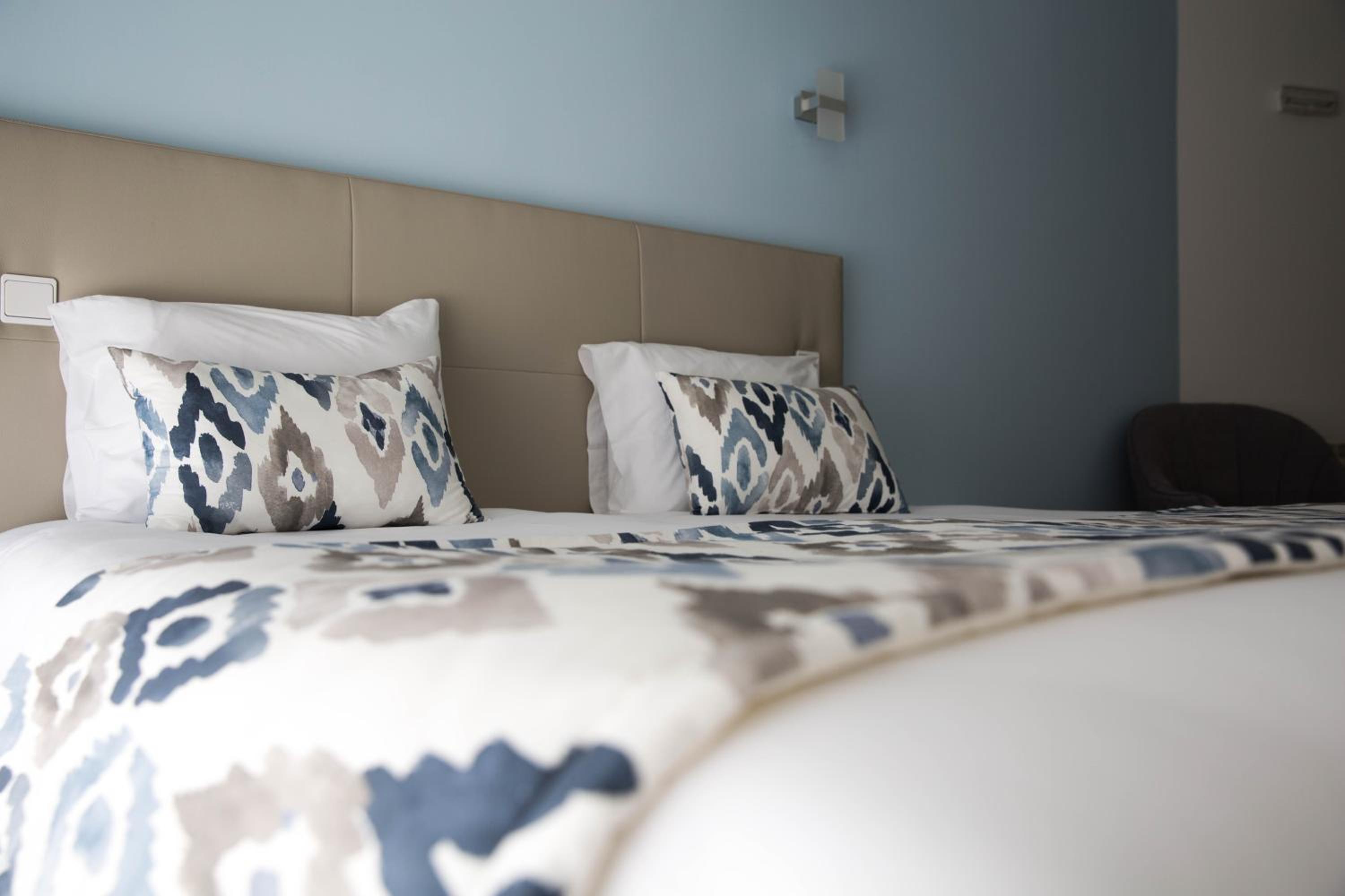 Double or Twin Room - Photo 9