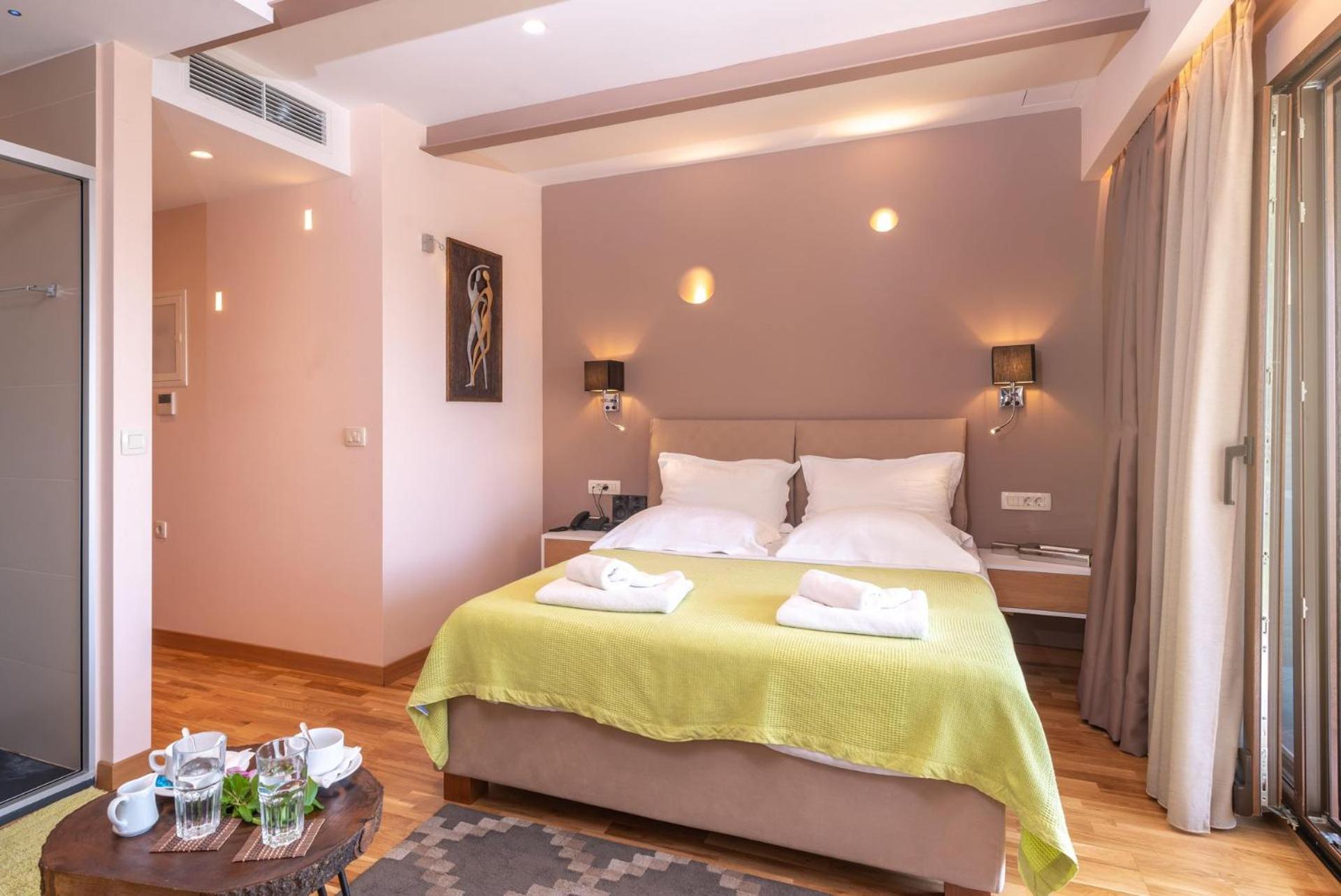 Deluxe Double Room with Sea View photo 3