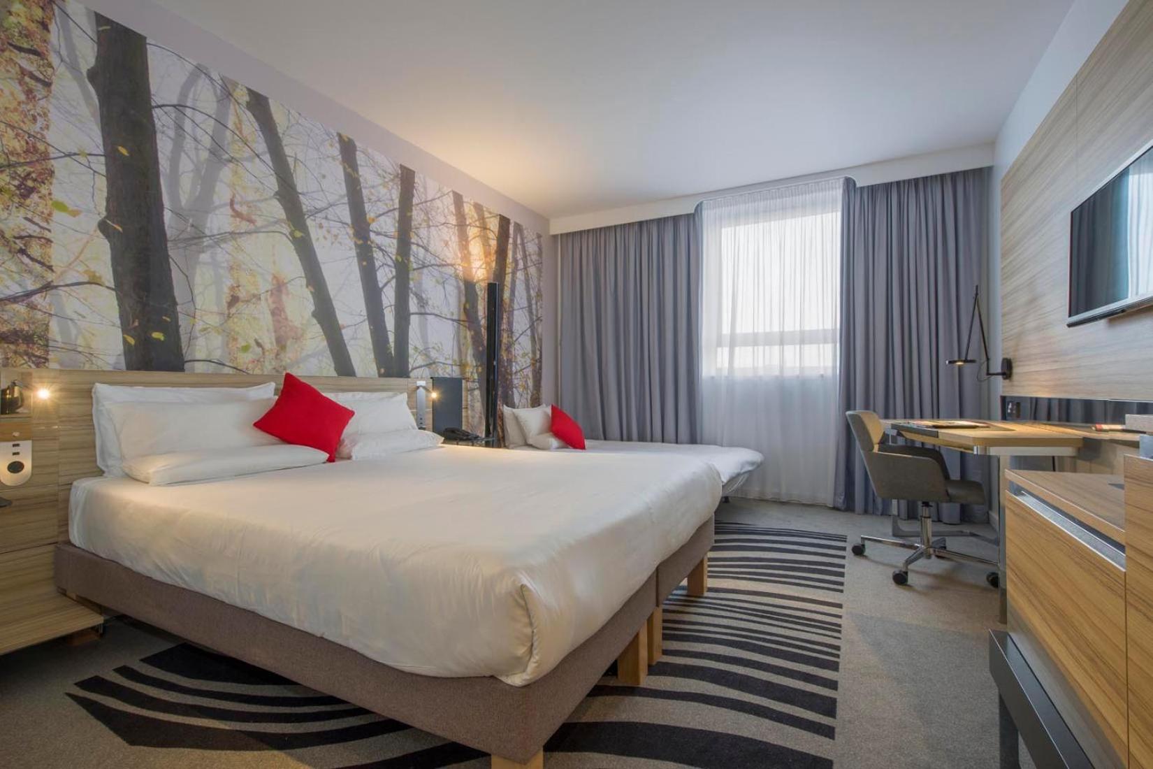 Superior Queen Room with Sofa Bed - Photo 2