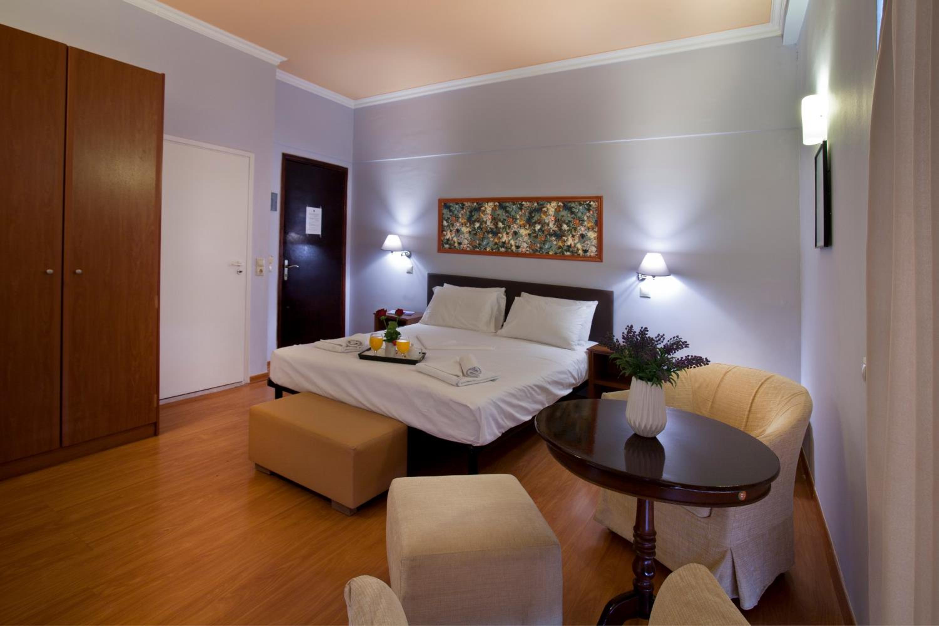 Deluxe Double Room with Balcony and Sea View photo 3
