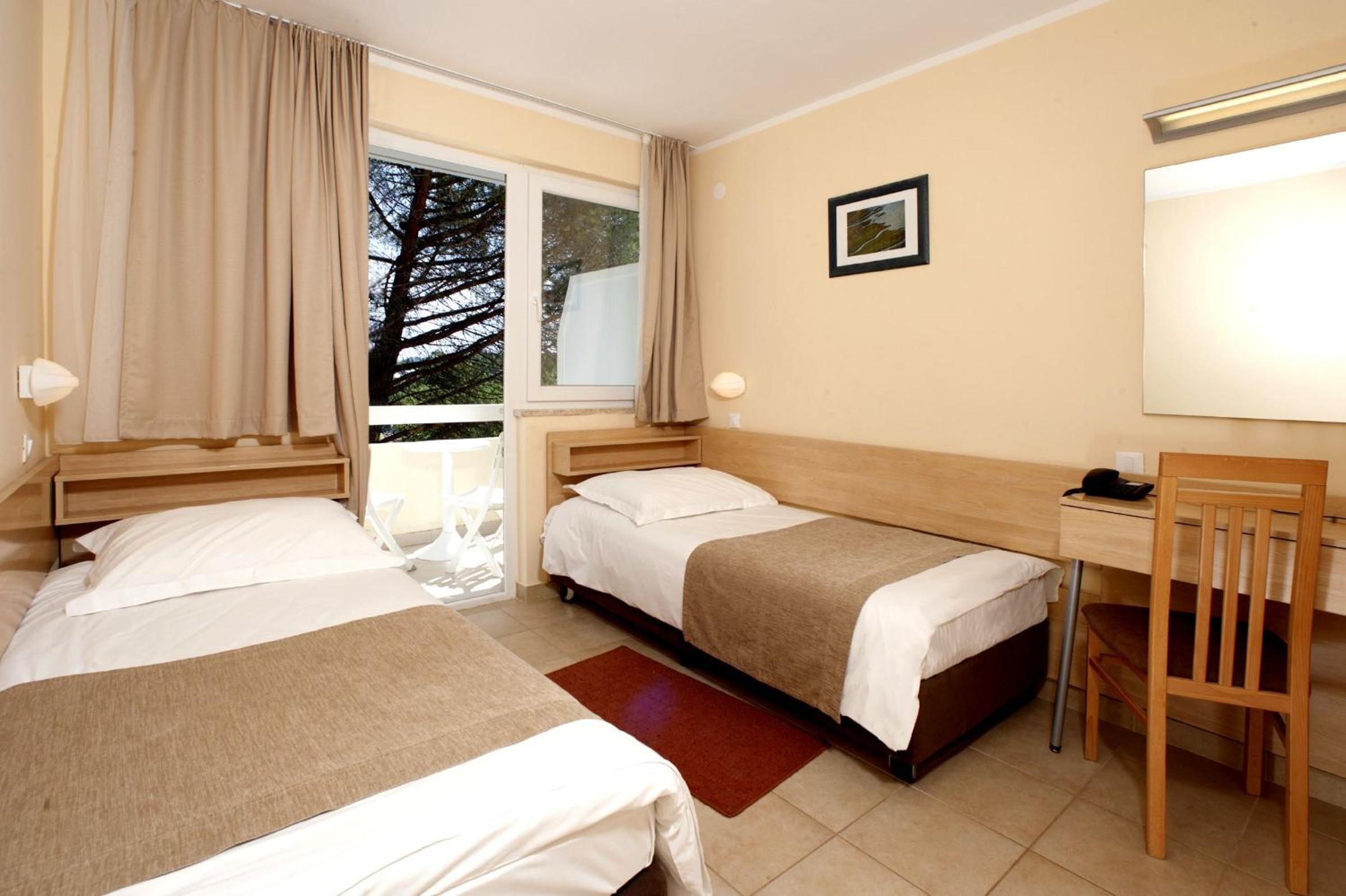 Classic Room with Balcony - Photo 1