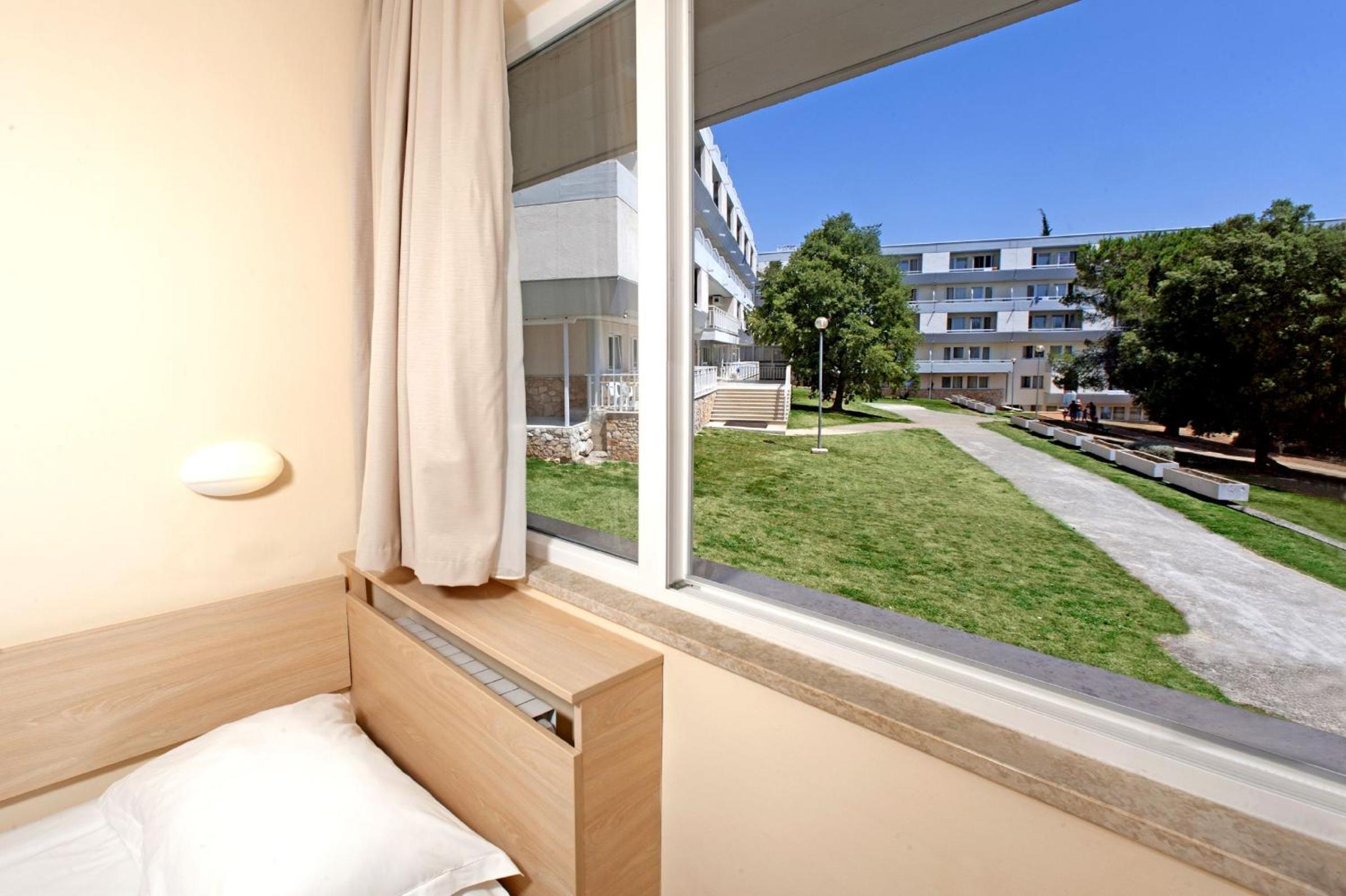 Economy Room - Photo 3