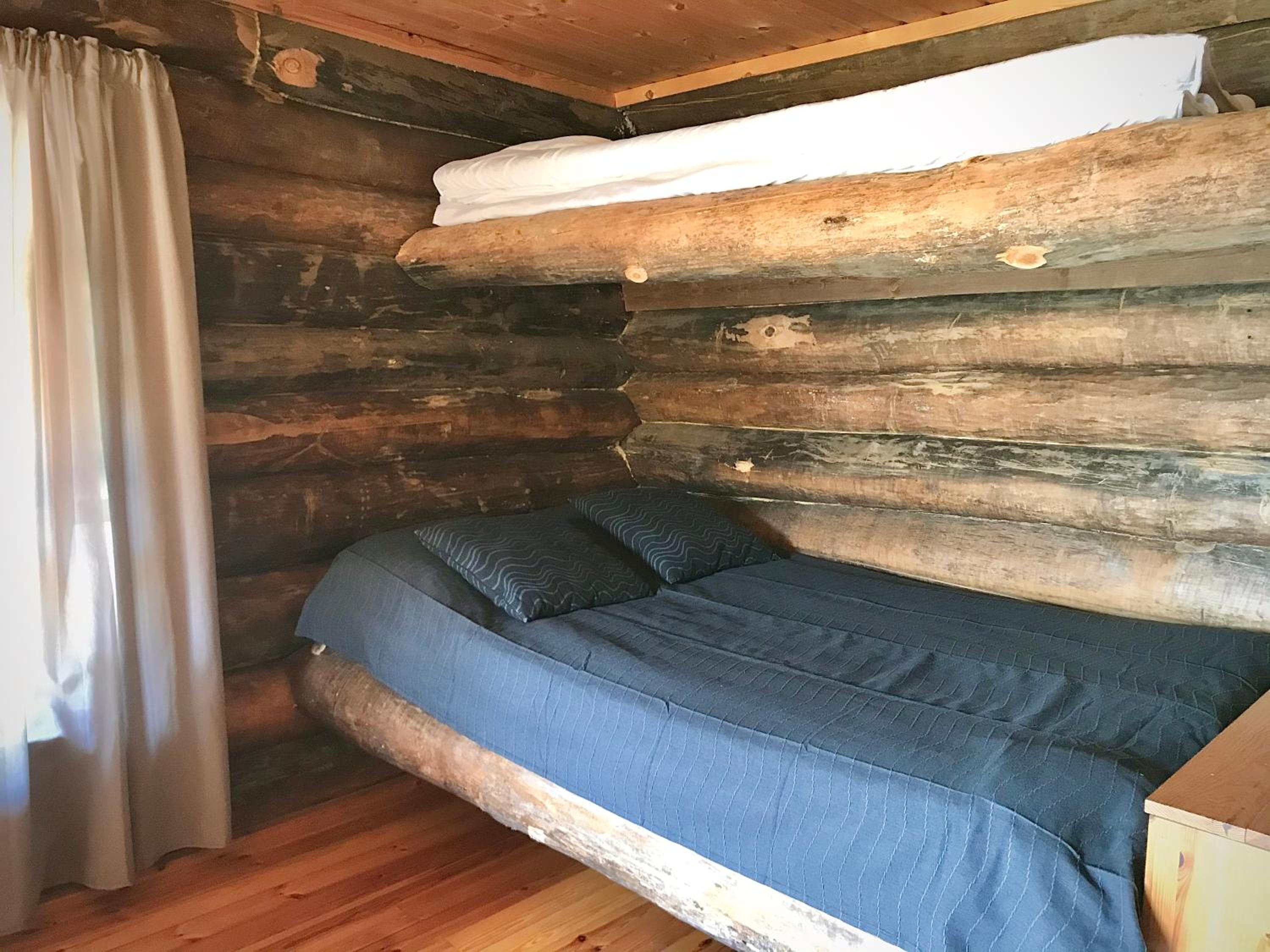 Large One-Bedroom Chalet (no electricity) photo 1