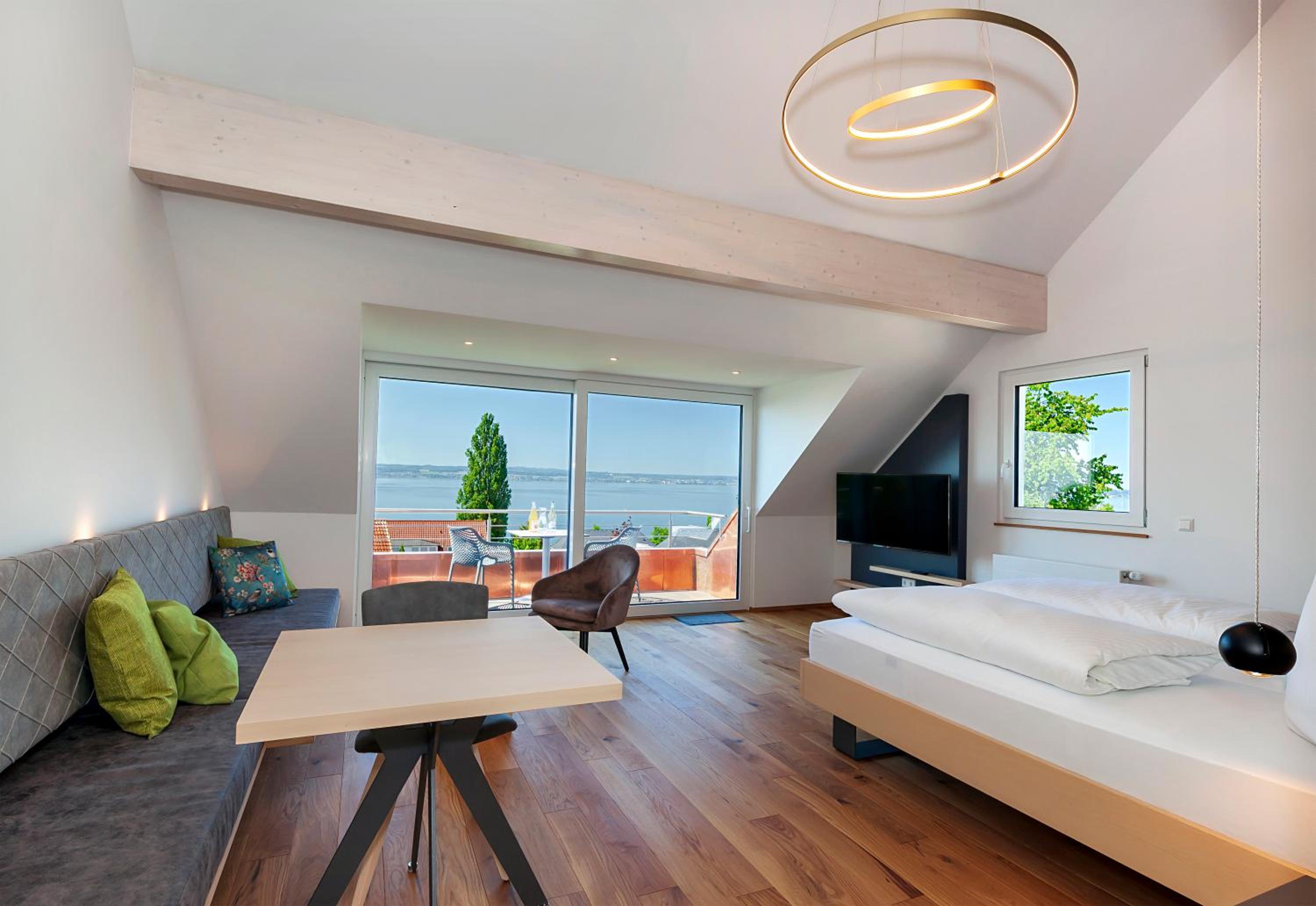 Apartment with Lake View photo 1
