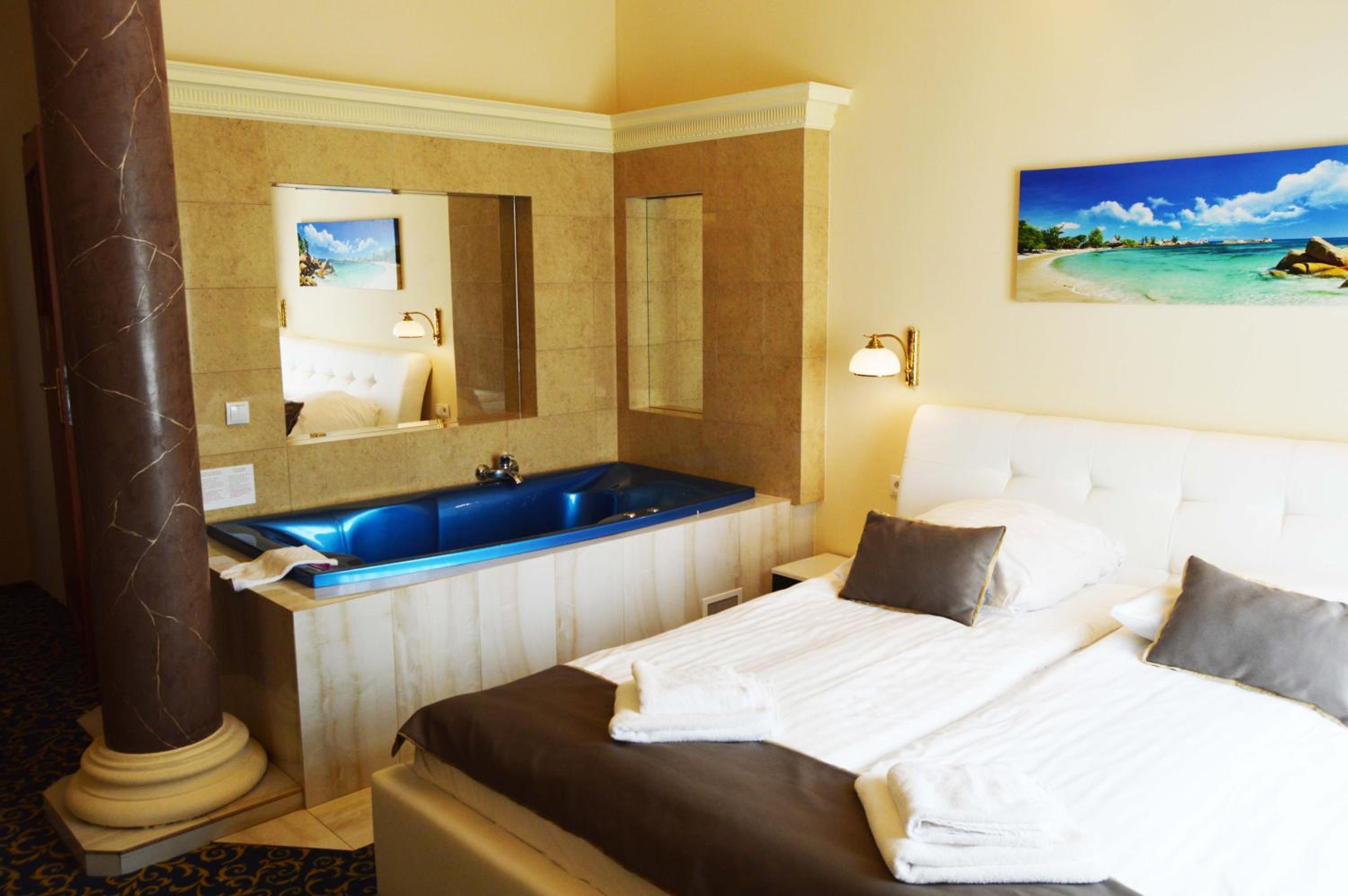 Suite With Spa Bath photo 1