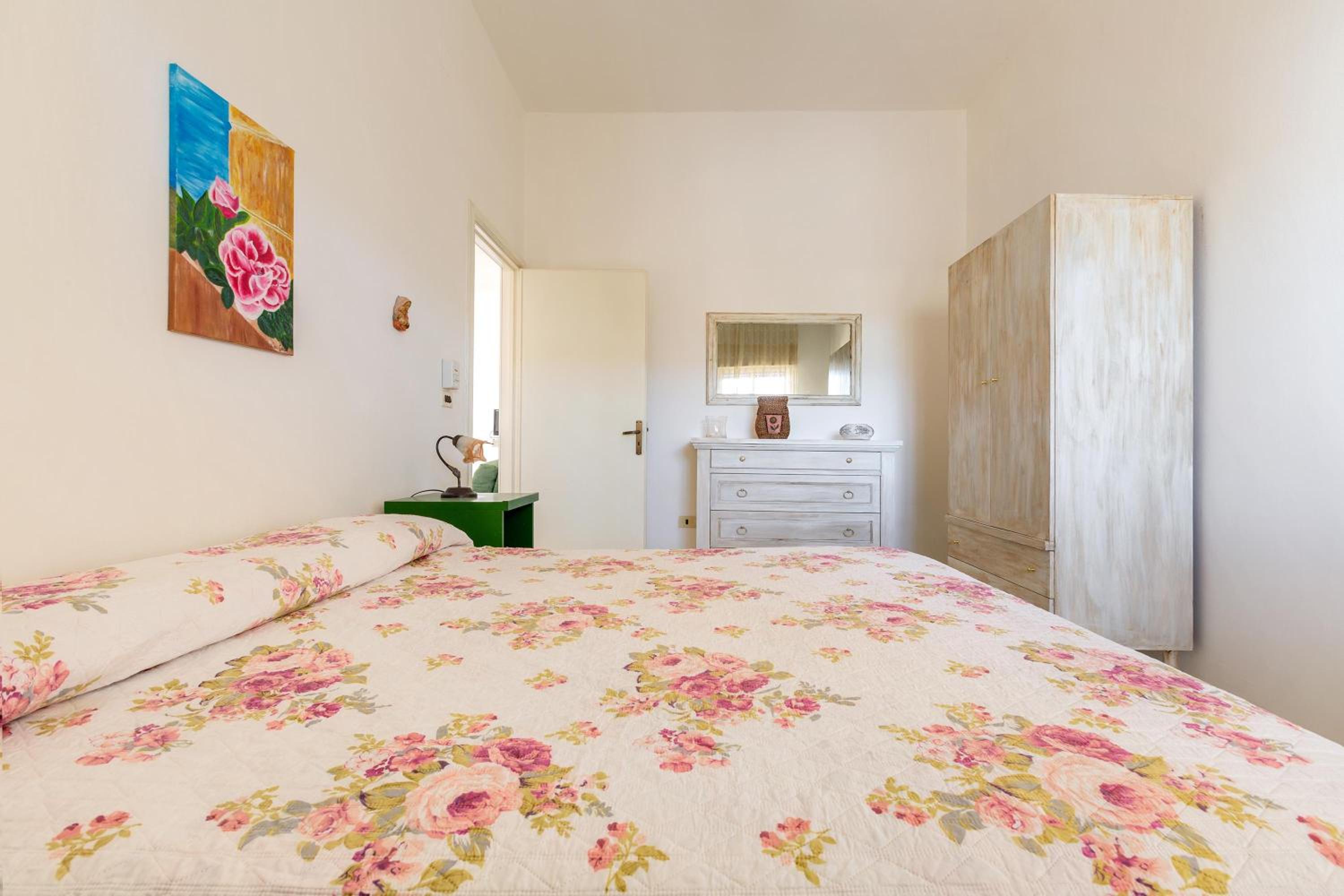 Three-Bedroom House photo 3