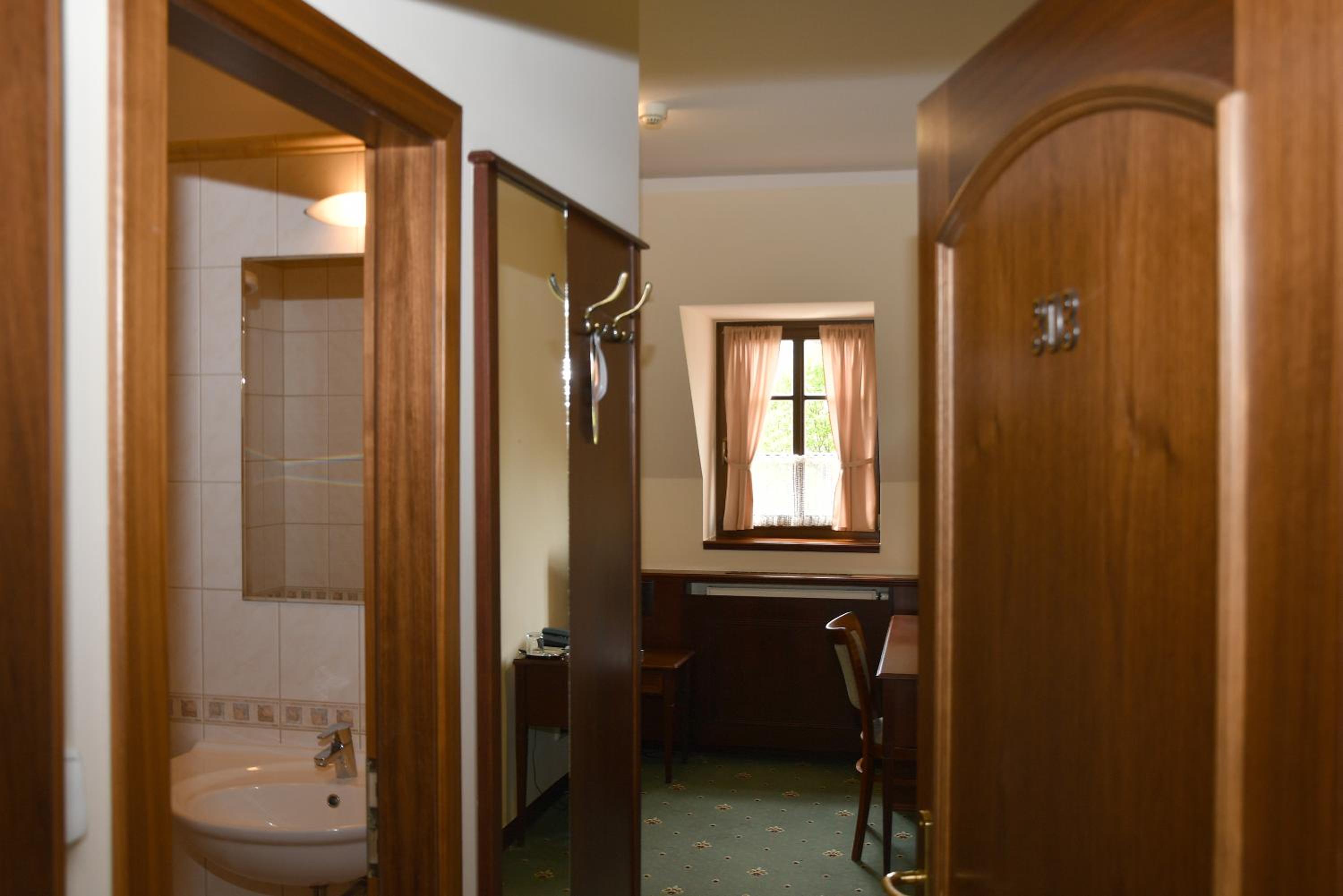 Single Room photo 3