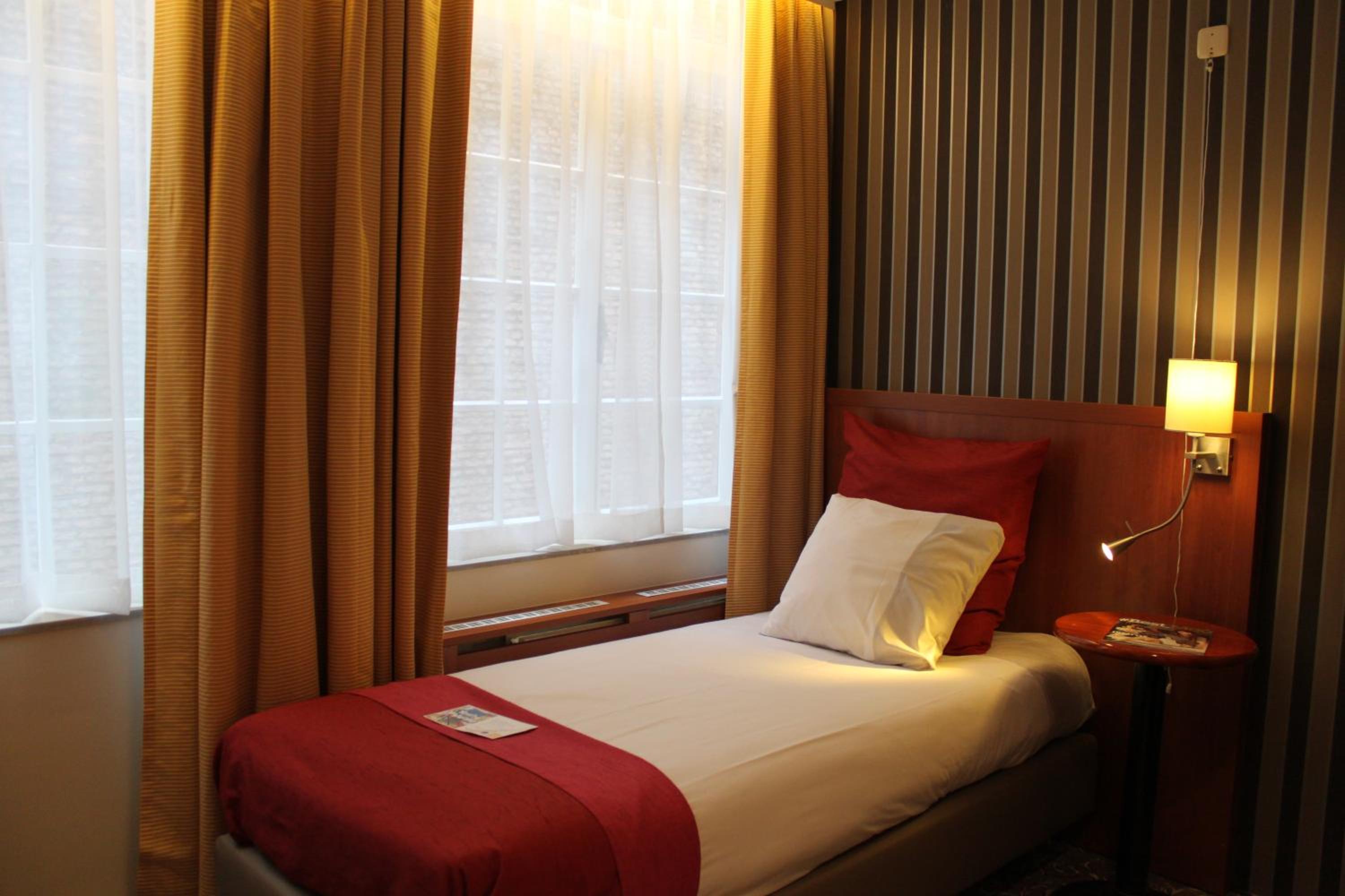 Standard Single Room - Photo 2