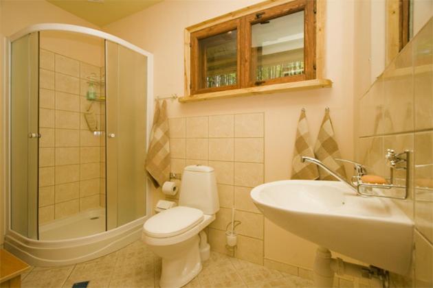 Two-Bedroom House - Photo 3