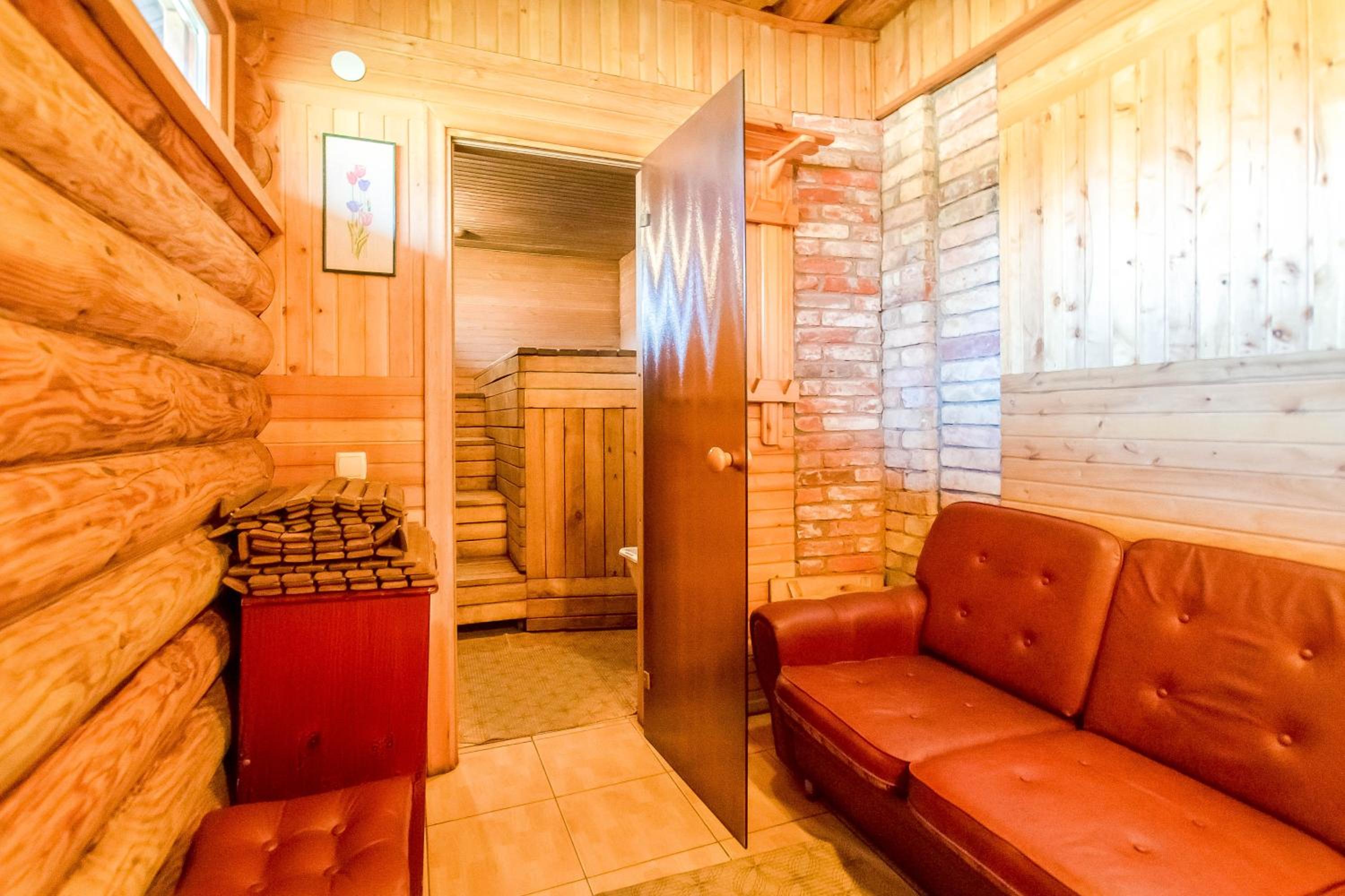 Four-Bedroom Vacation Home photo 2