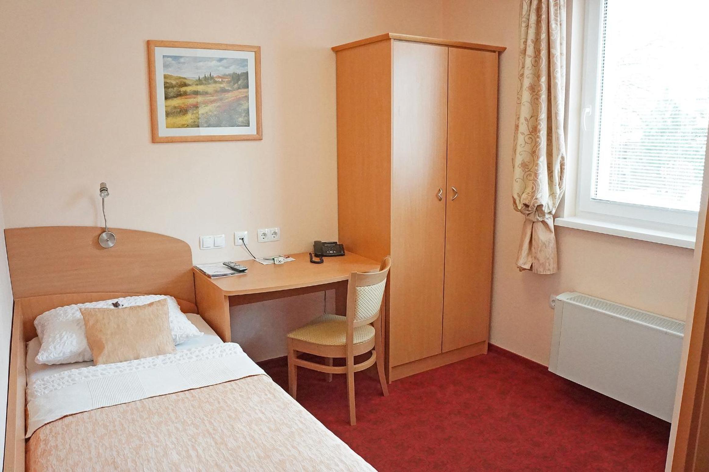 Single Room photo 1
