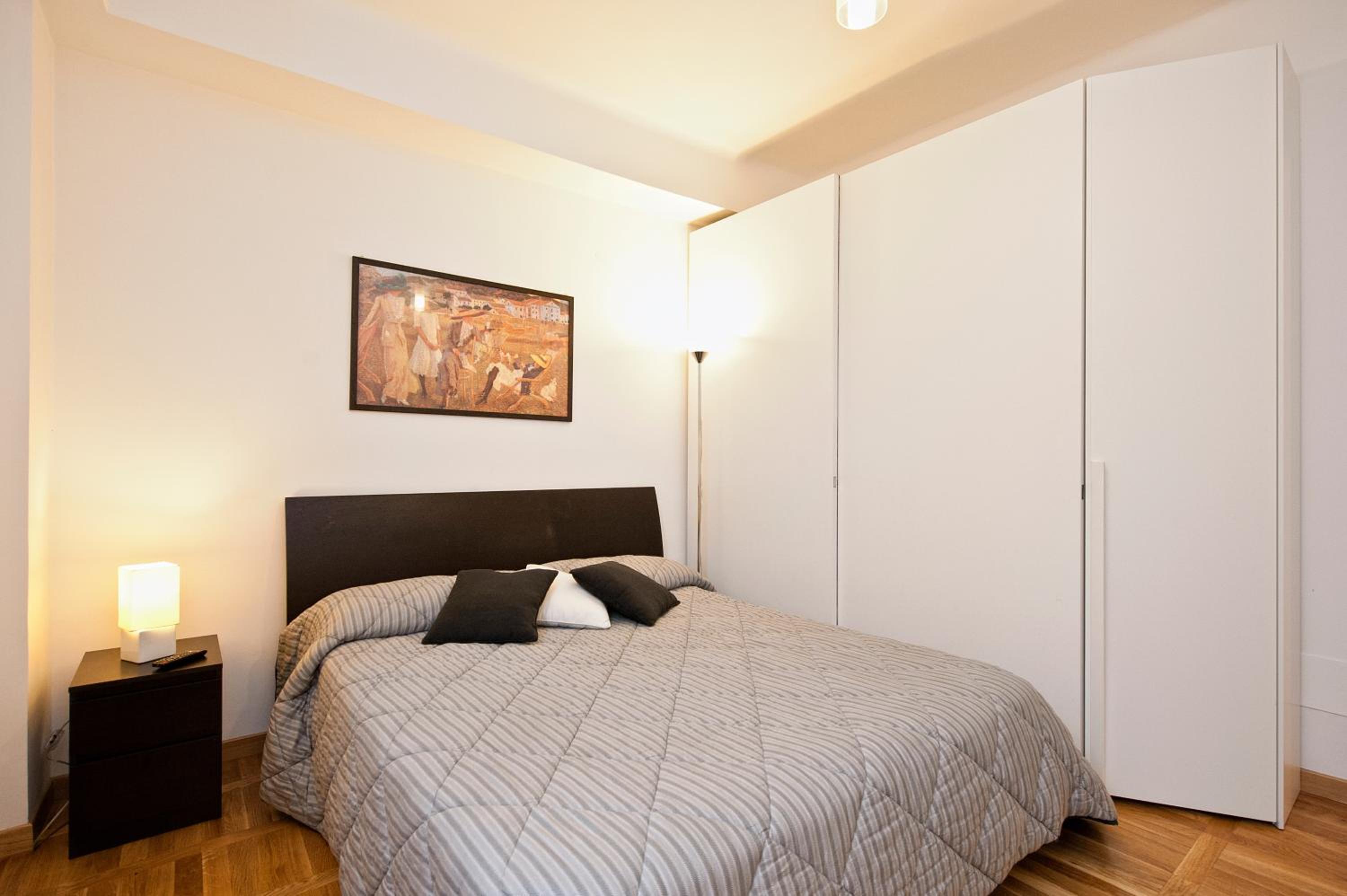 Two-Bedroom Apartment (6 Adults) - Separate Building photo 2