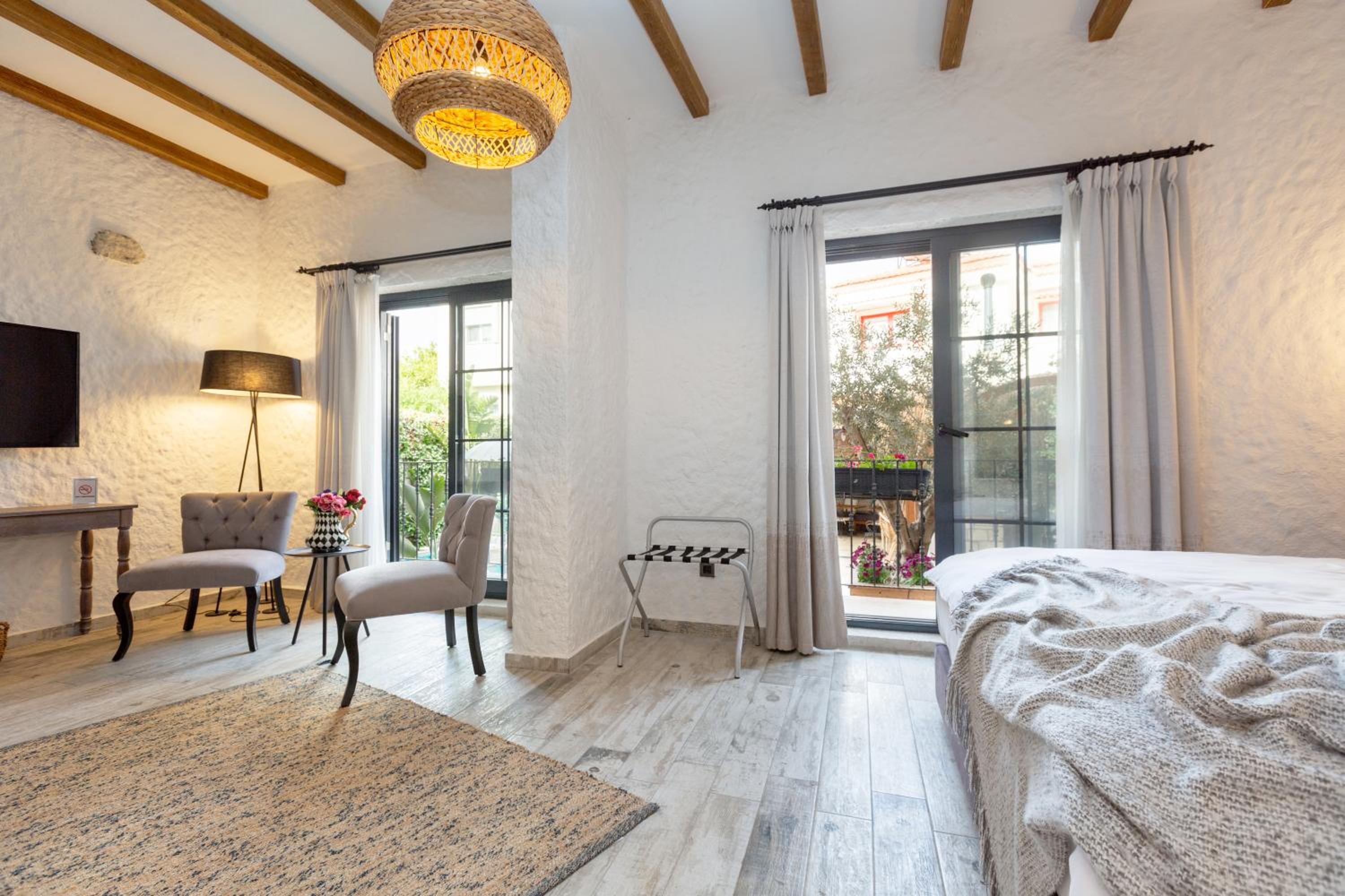 Deluxe Double Room with Pool View