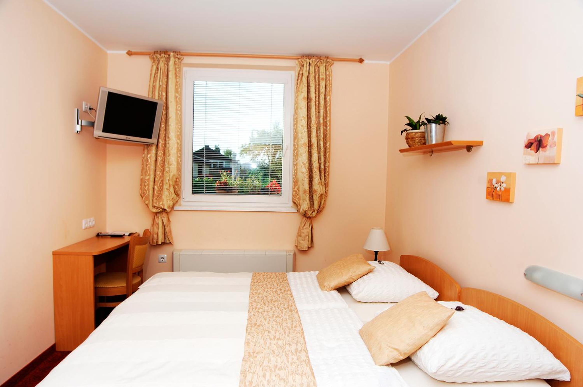 Double Room - Photo 2