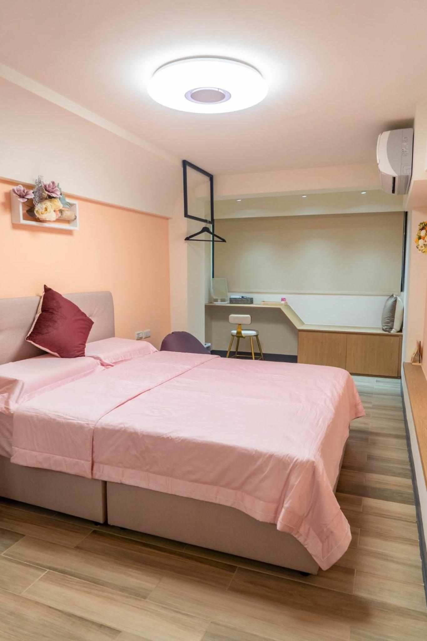 Small Double Room - Photo 6