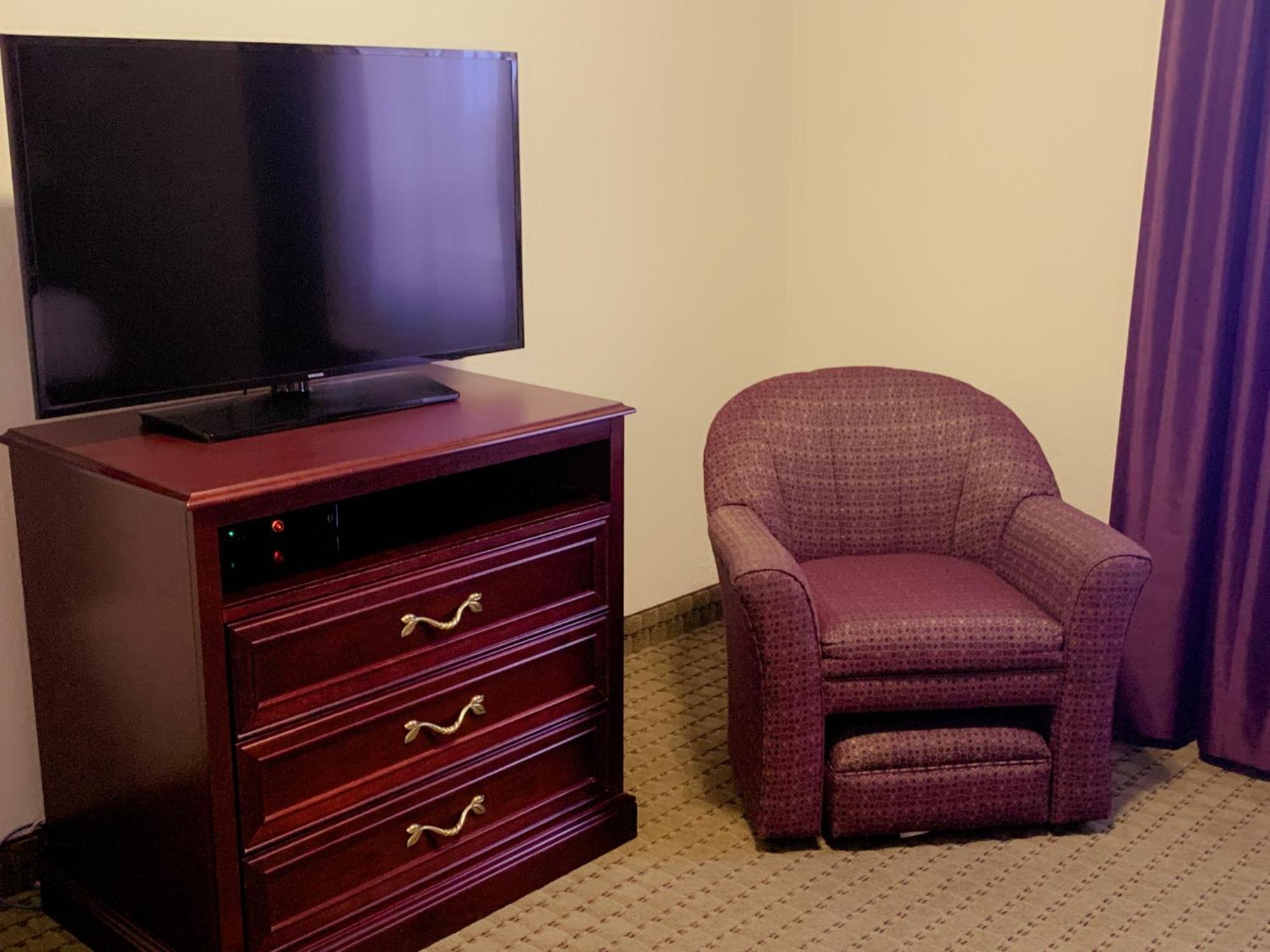 King Studio Suite - Non-Smoking - Photo 2