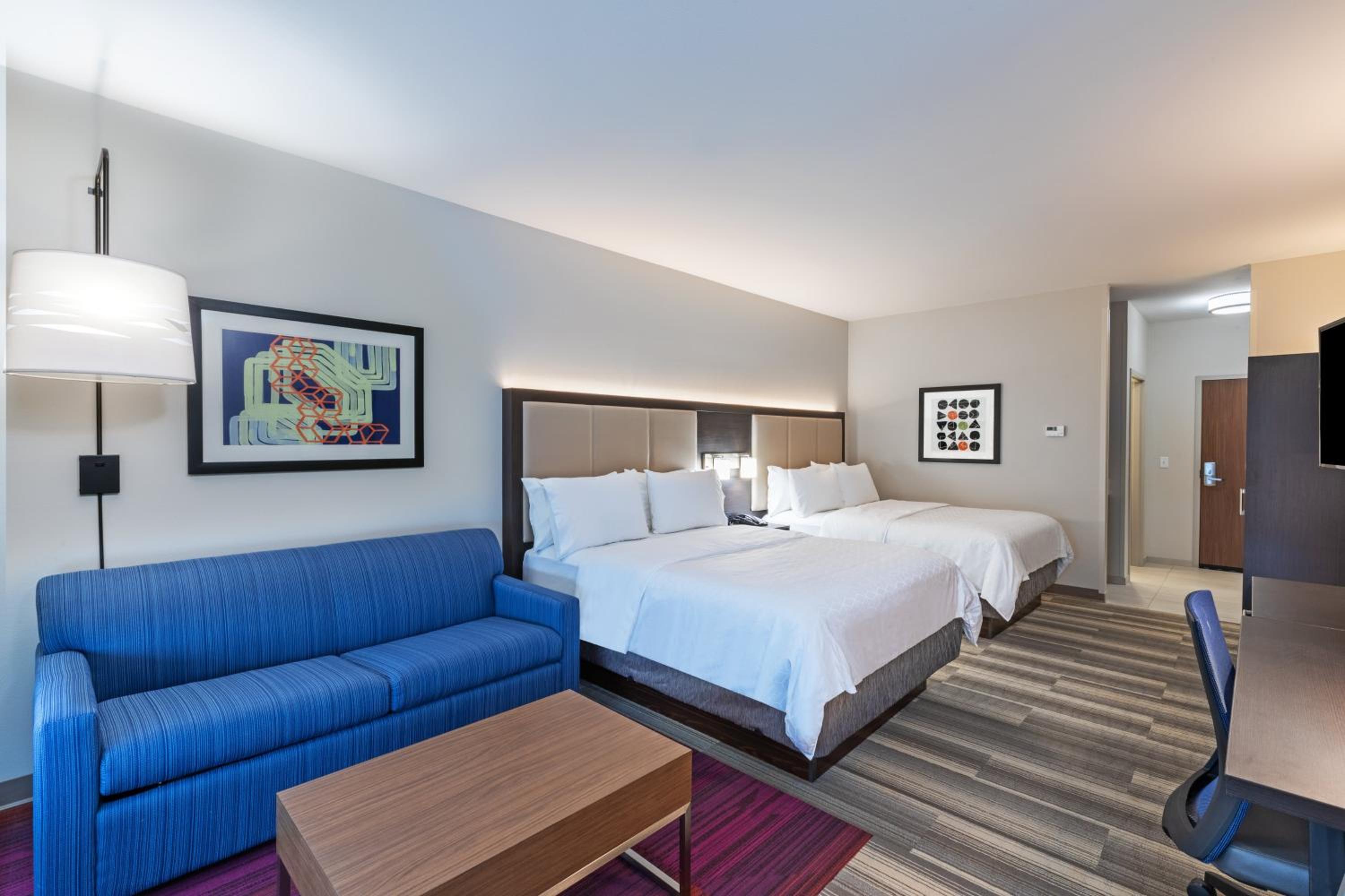 Suite with Two Queen Beds - Photo 1