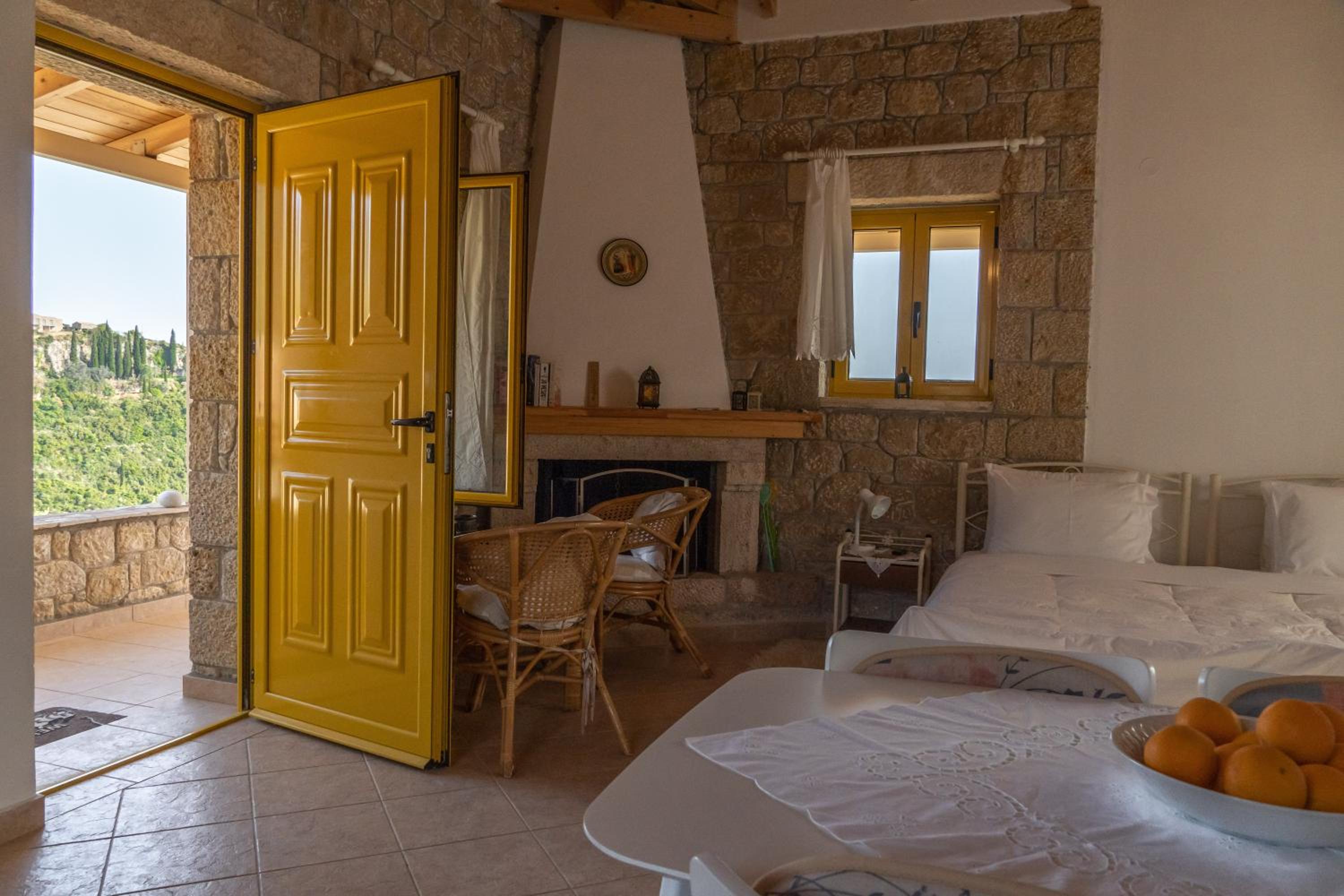 Studio (2 Adults)