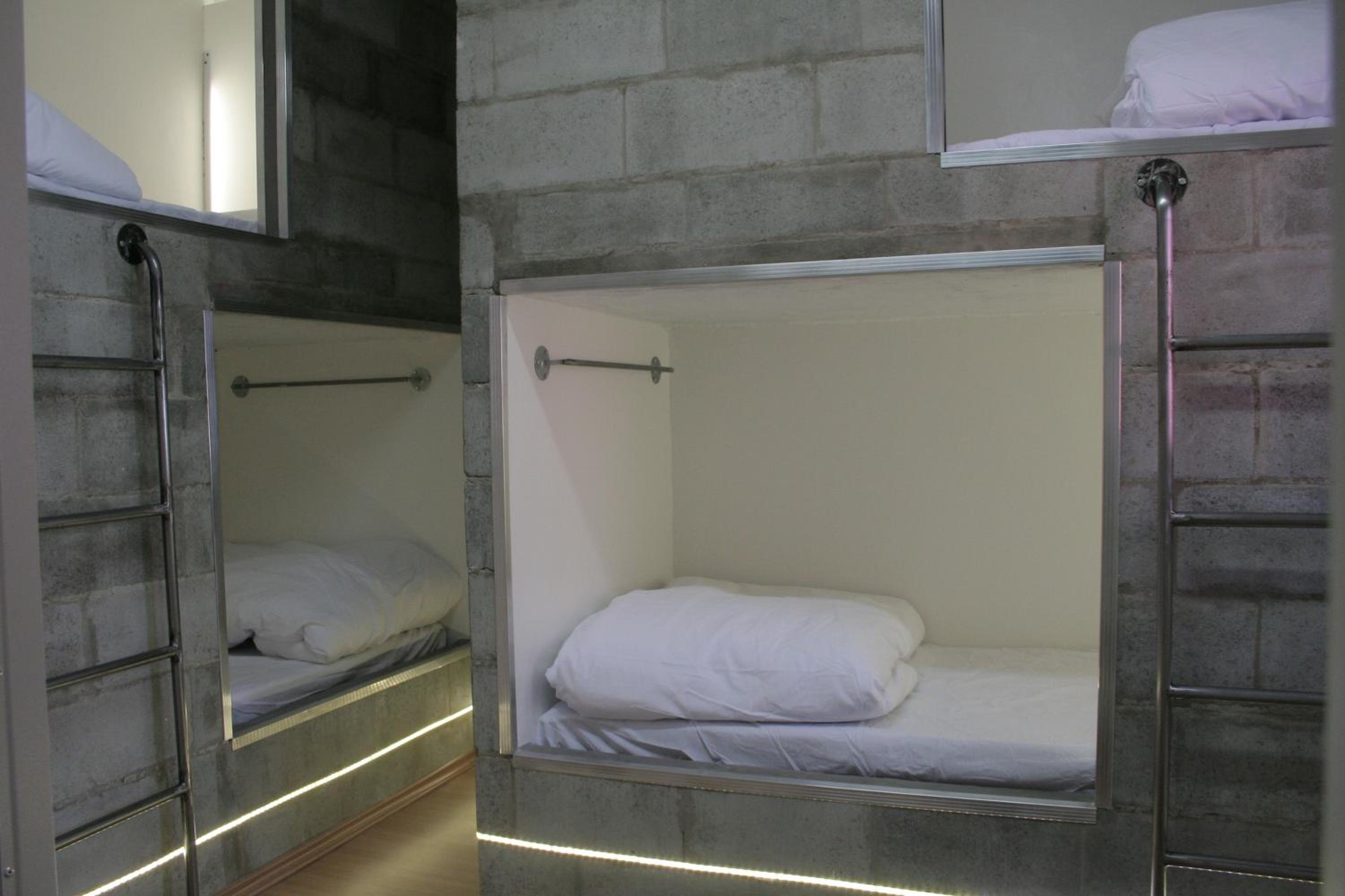 Quadruple Room with Private Bathroom