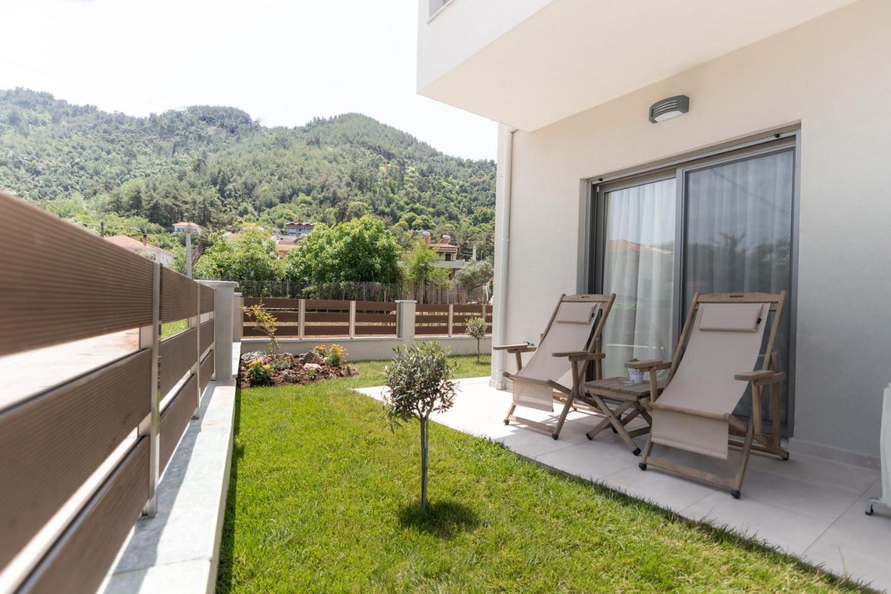 Apartment with Balcony photo 3