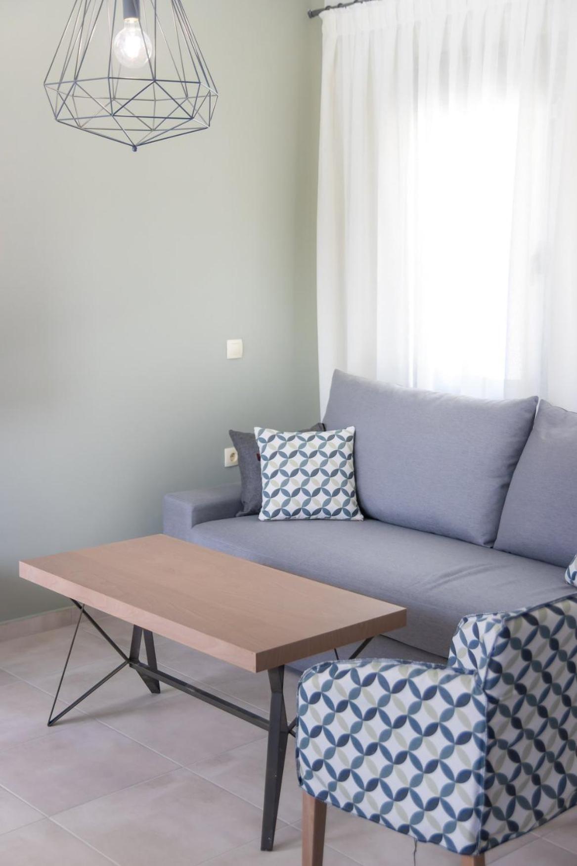 Apartment with Balcony photo 2