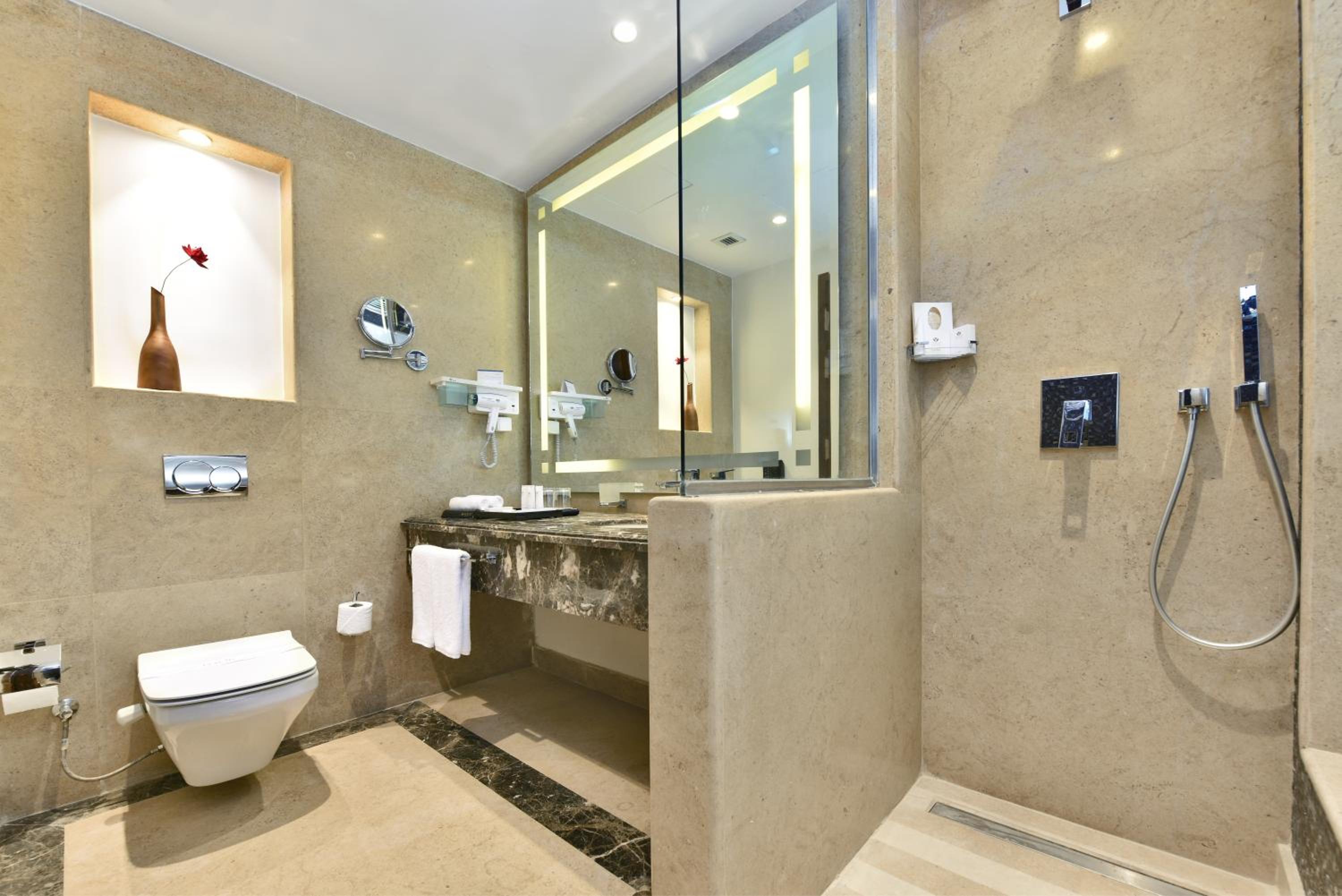 Deluxe Room (Sea View) - Photo 5
