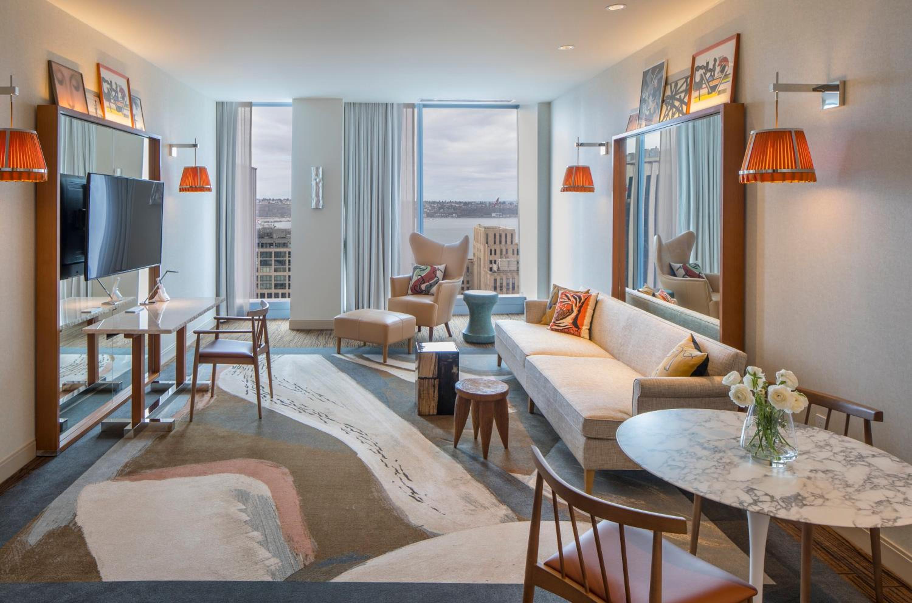 Premier Suite King with Disability Access photo 2