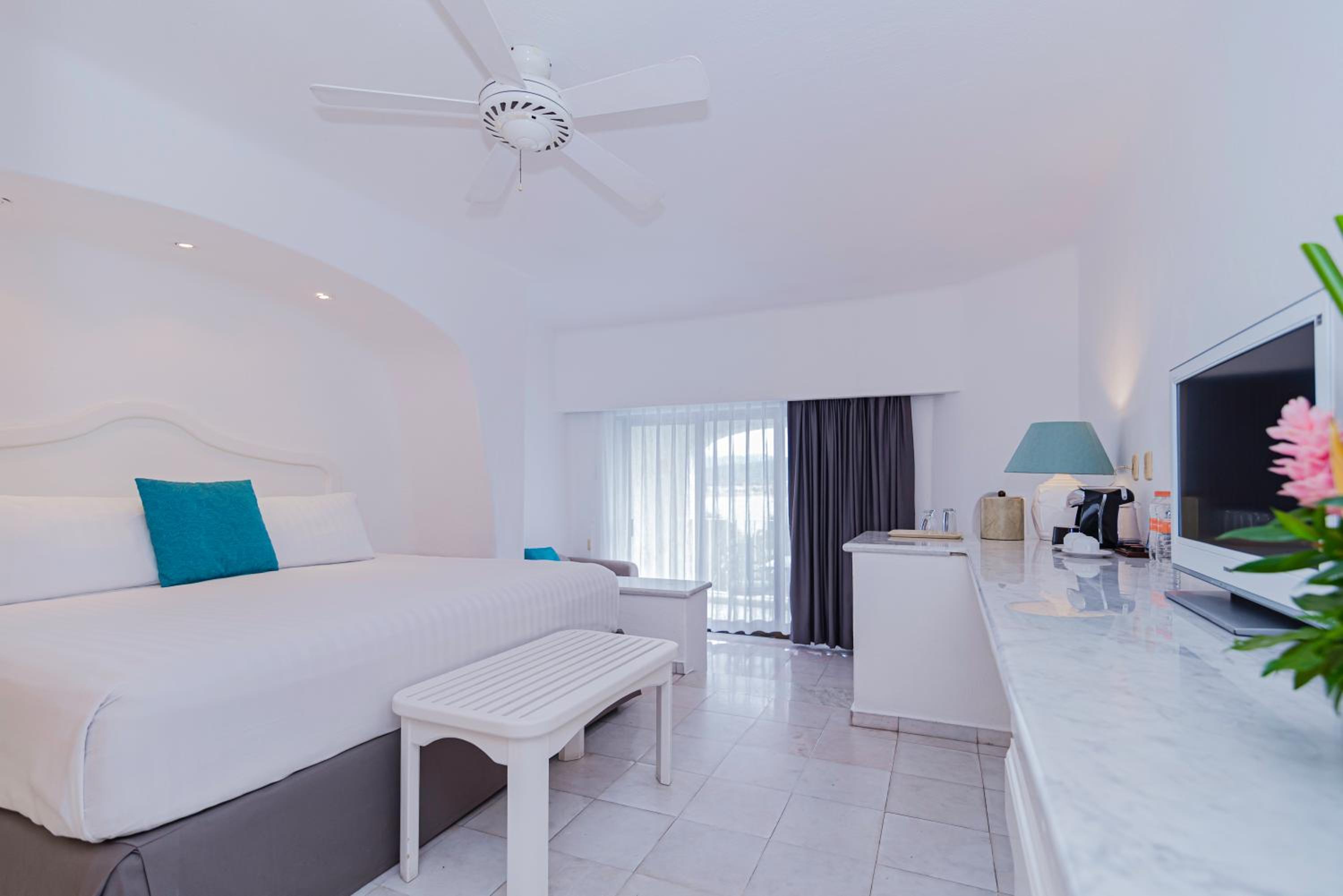Brisas Beach Club one King Bed - Photo 1