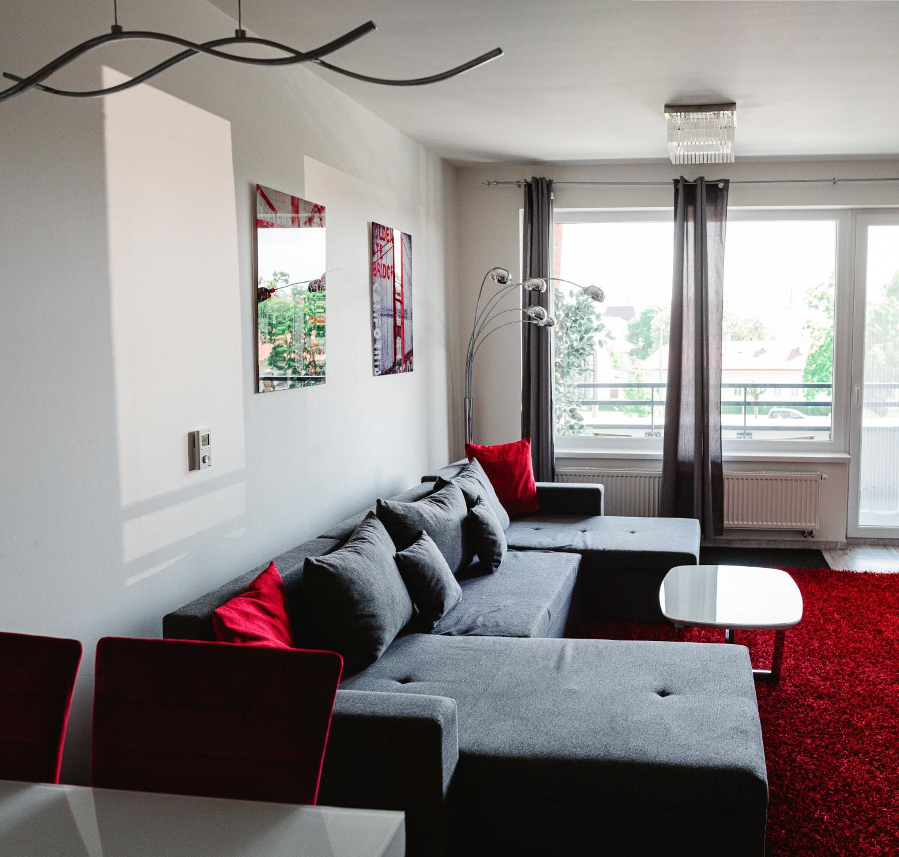 One-Bedroom Apartment - Photo 13