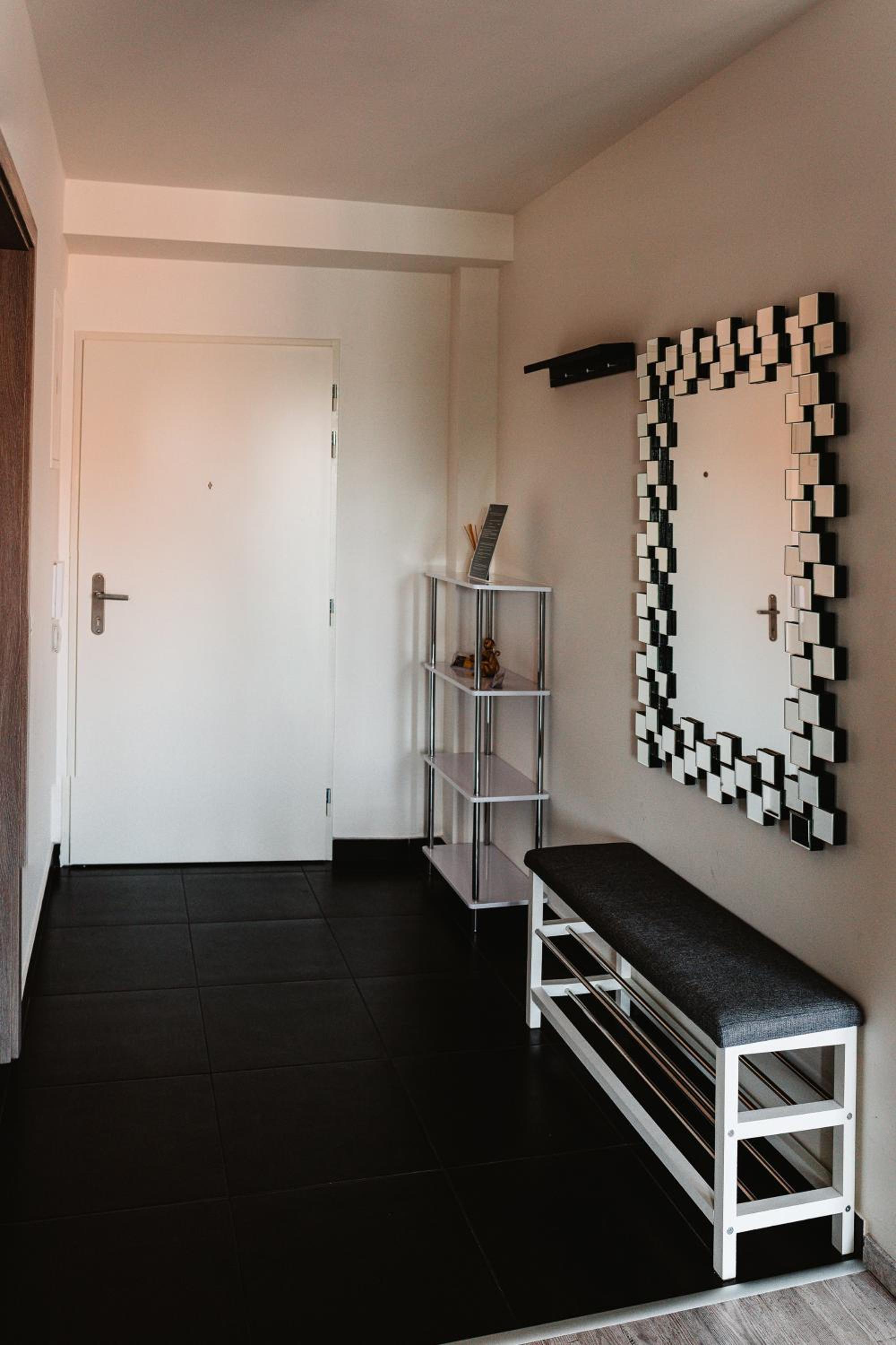 One-Bedroom Apartment - Photo 15