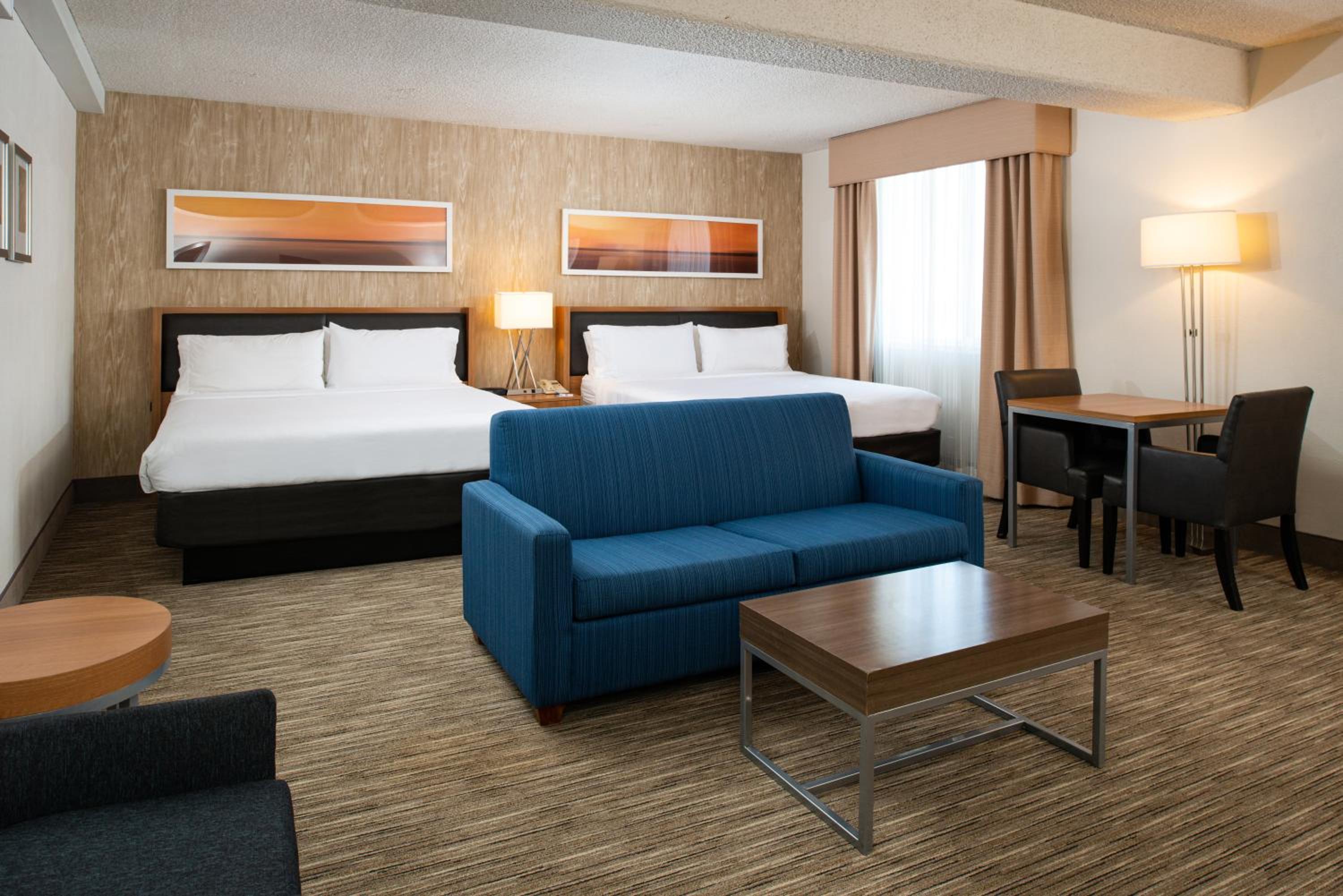 Suite with Two King Beds and Bay View - Photo 1