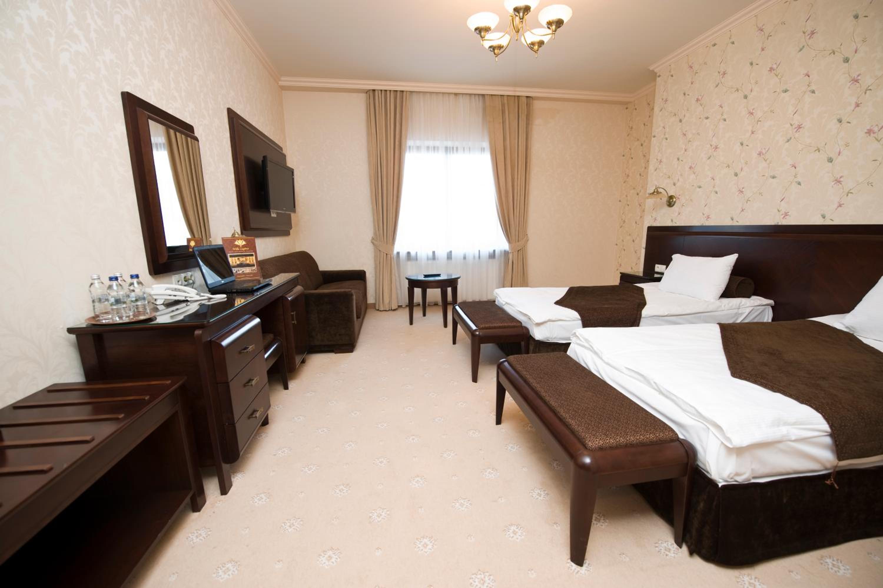Standard Double or Twin Room - Photo 4