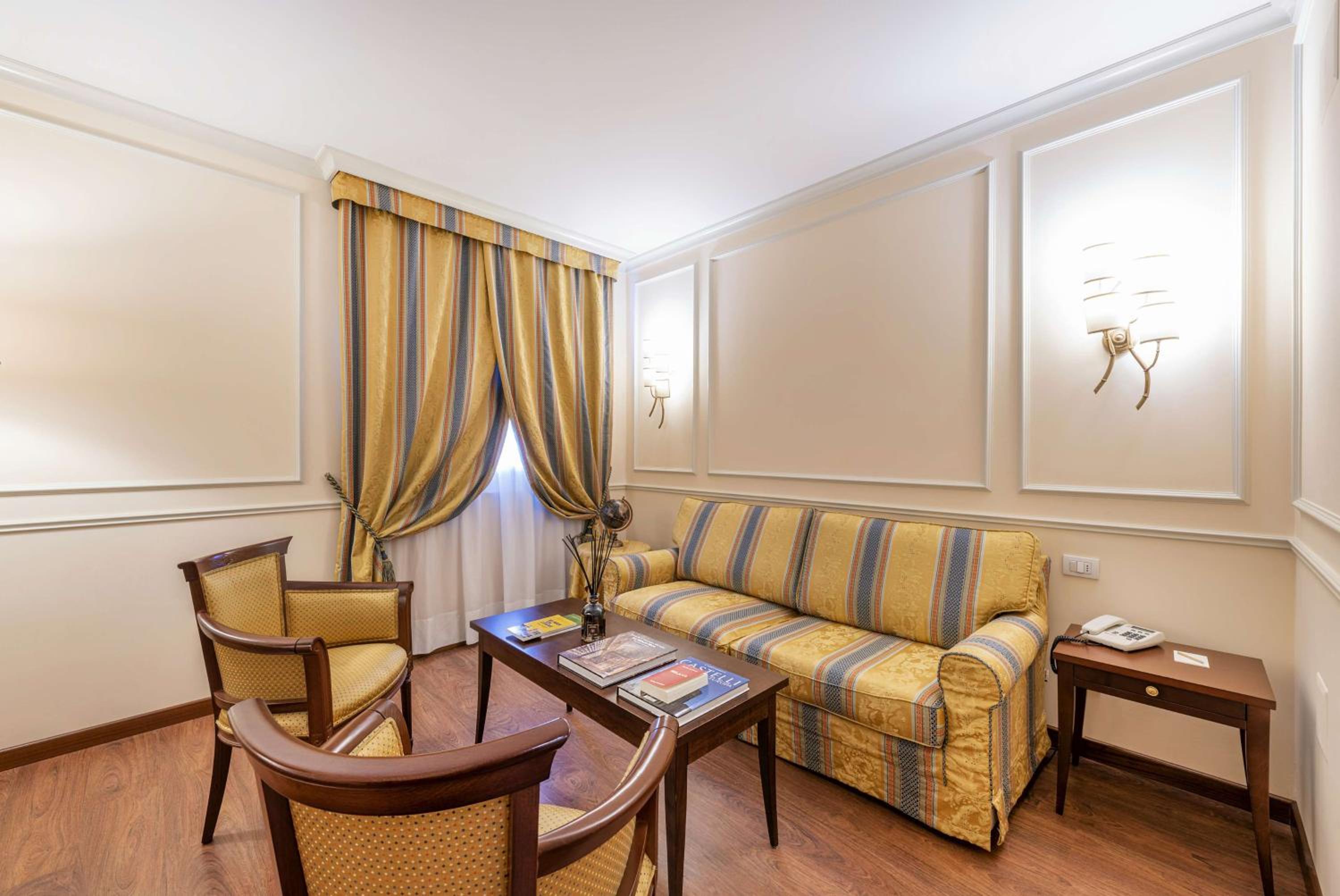 Queen Suite with Sofa Bed - Photo 1