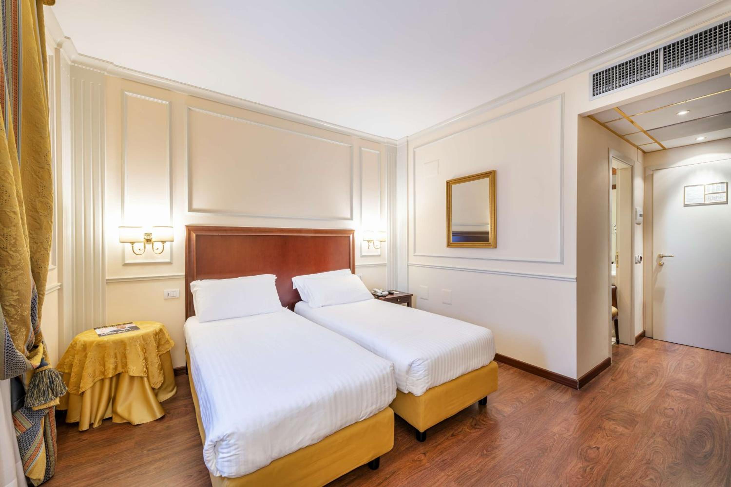 Classic Twin Room - Non-Smoking - Photo 3