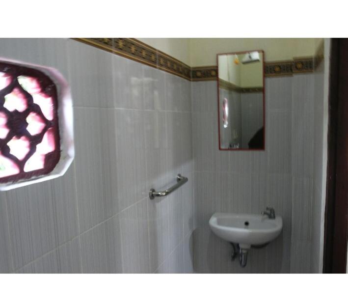 Budget Double Room - Photo 7