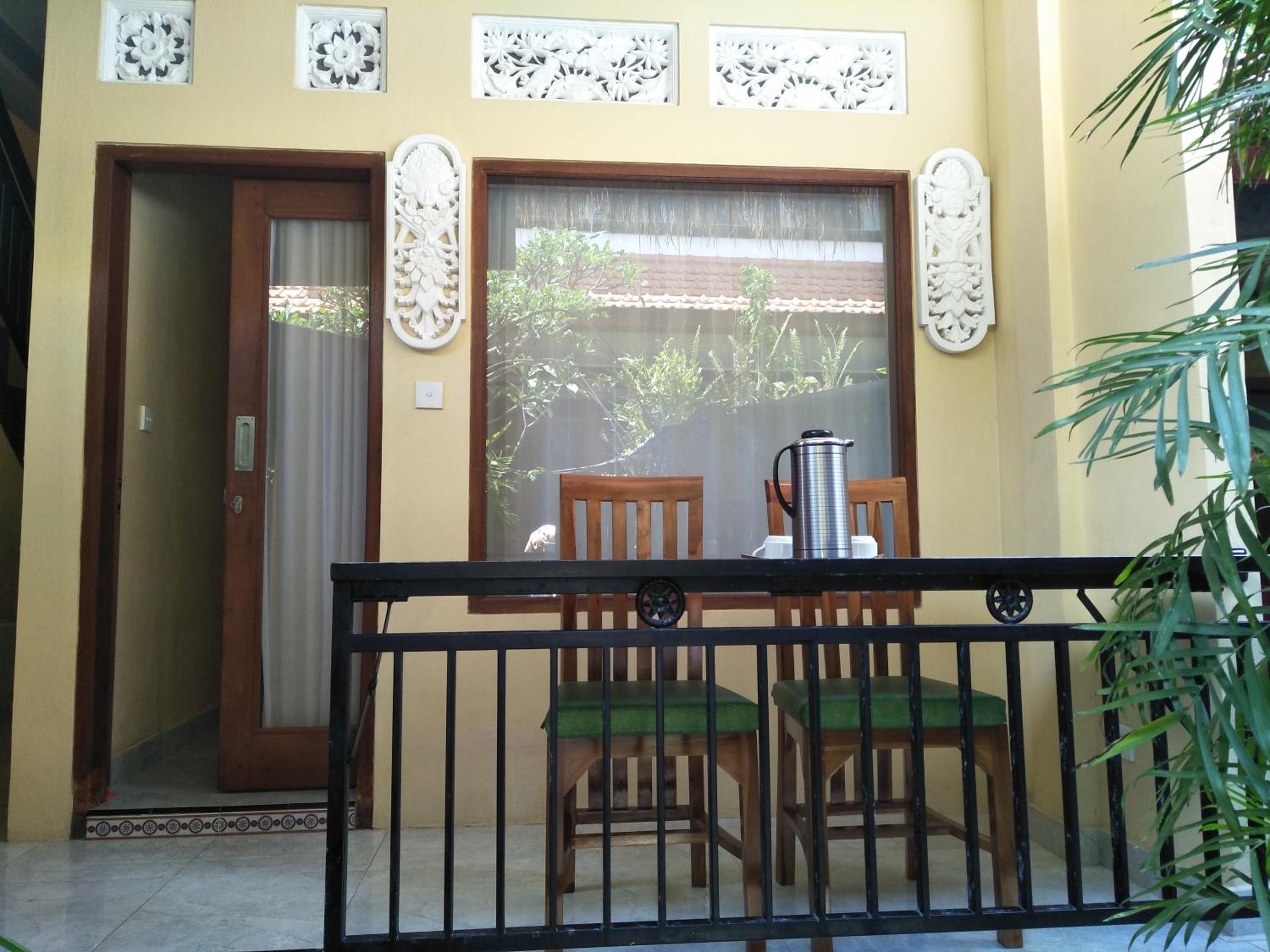 Budget Double Room - Photo 12