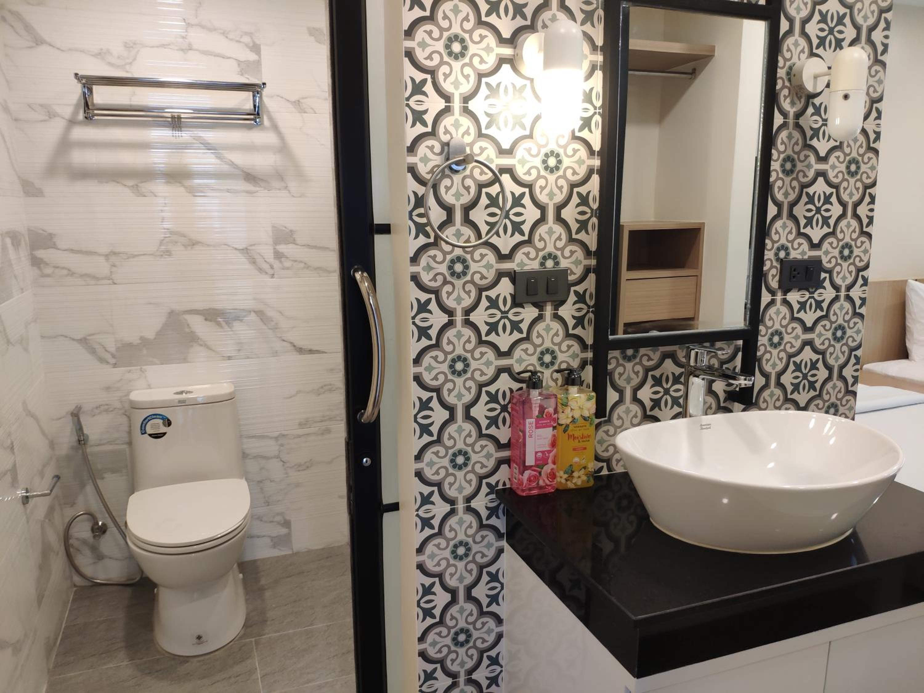 Superior Twin Room with Sea View - Photo 2