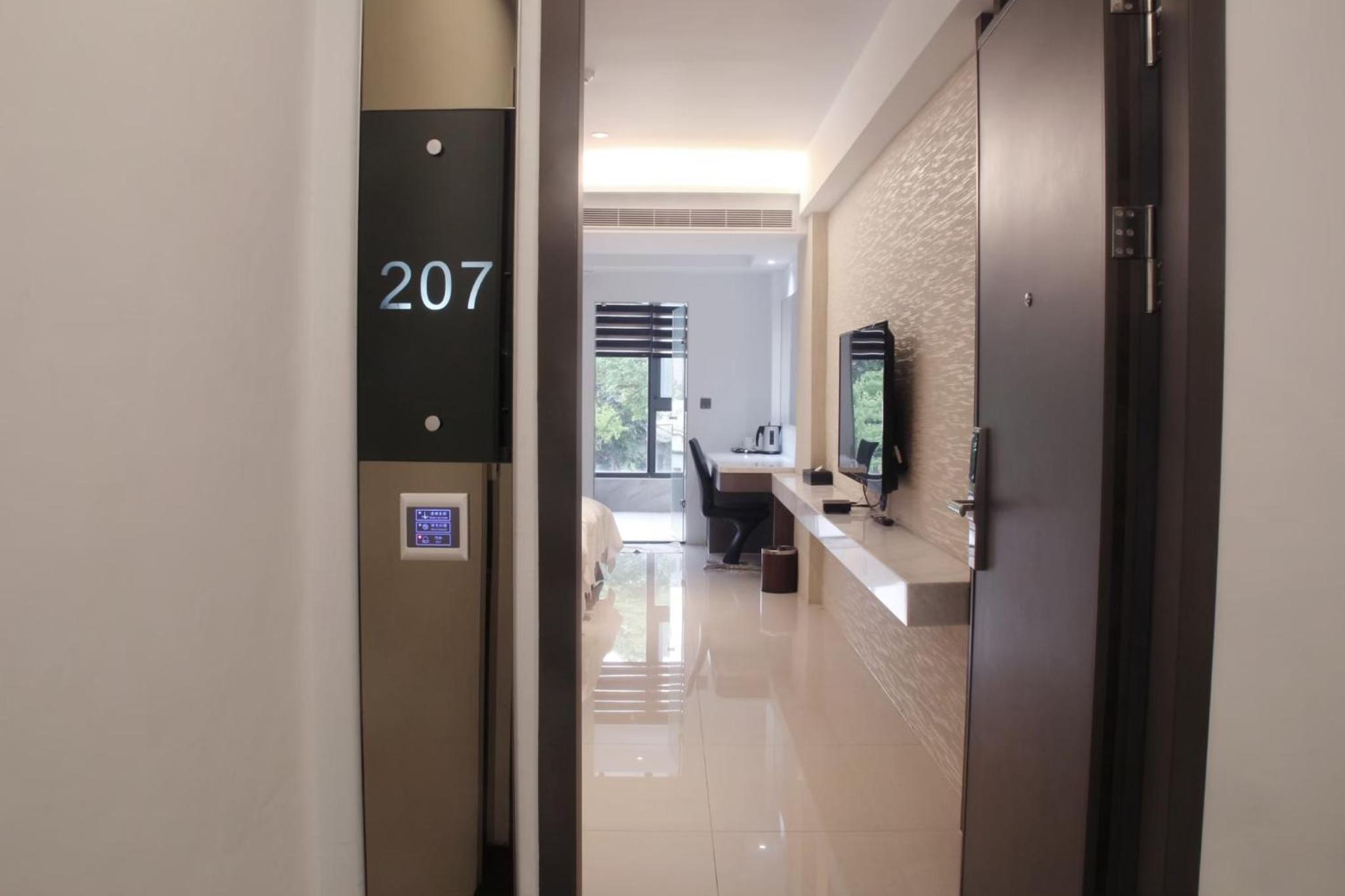 Deluxe Family Room - Photo 10