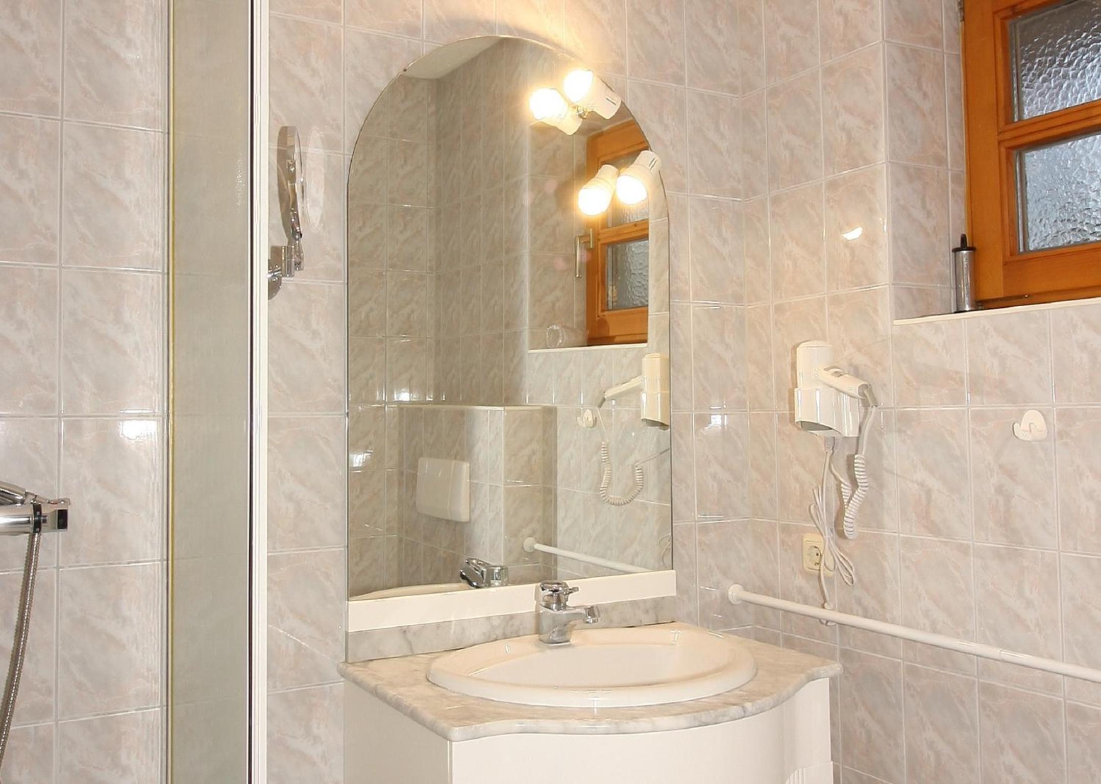 Double Room with Balcony - Photo 5