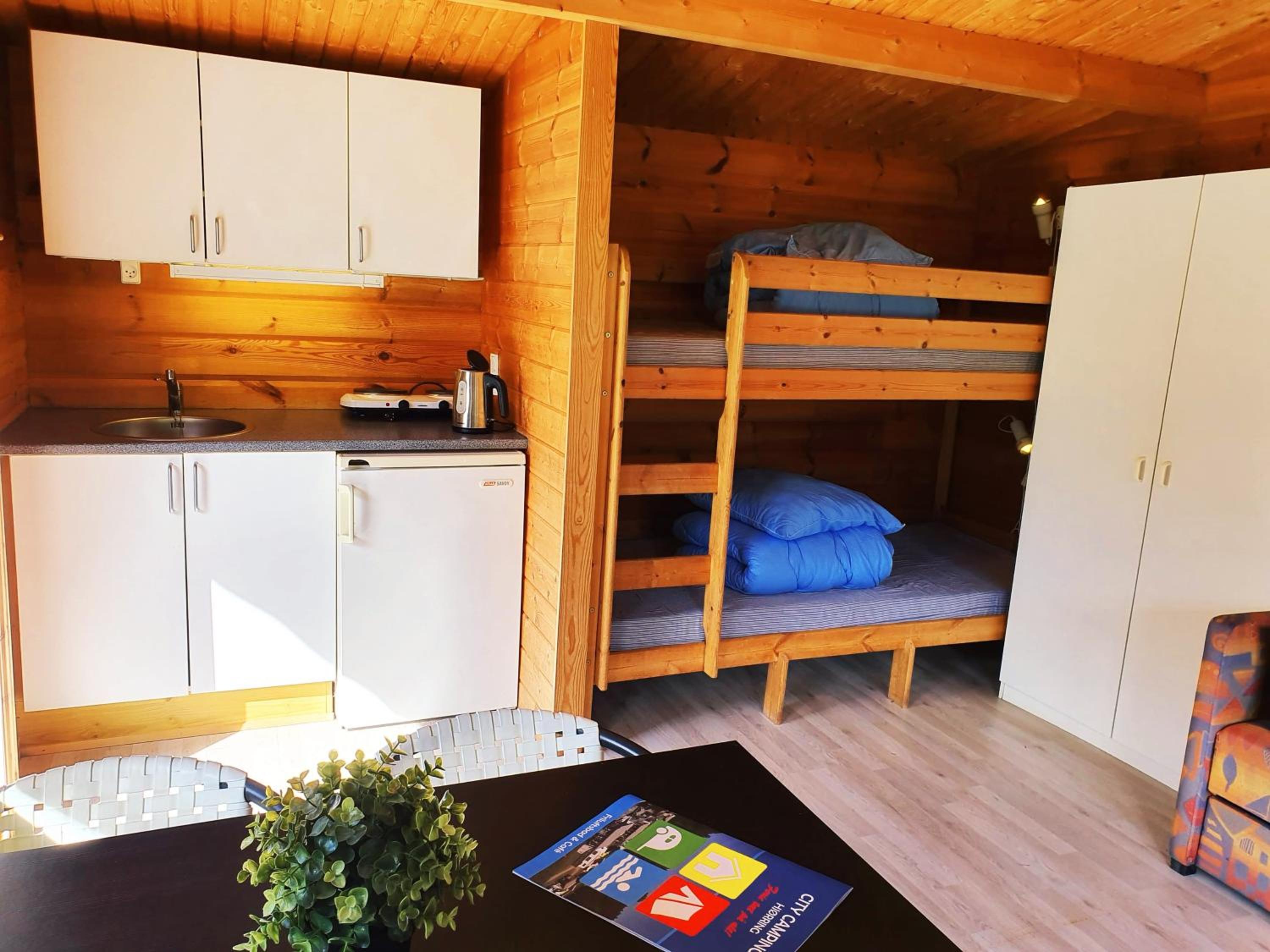 Large Cottage with Shared Bathroom (4 Adults) photo 3