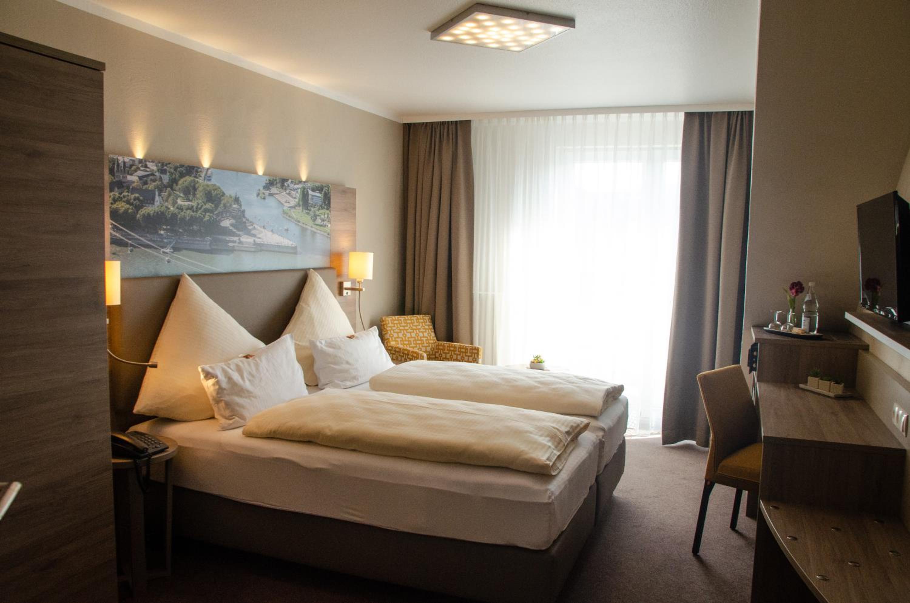 Double Room with Courtyard View - Photo 4