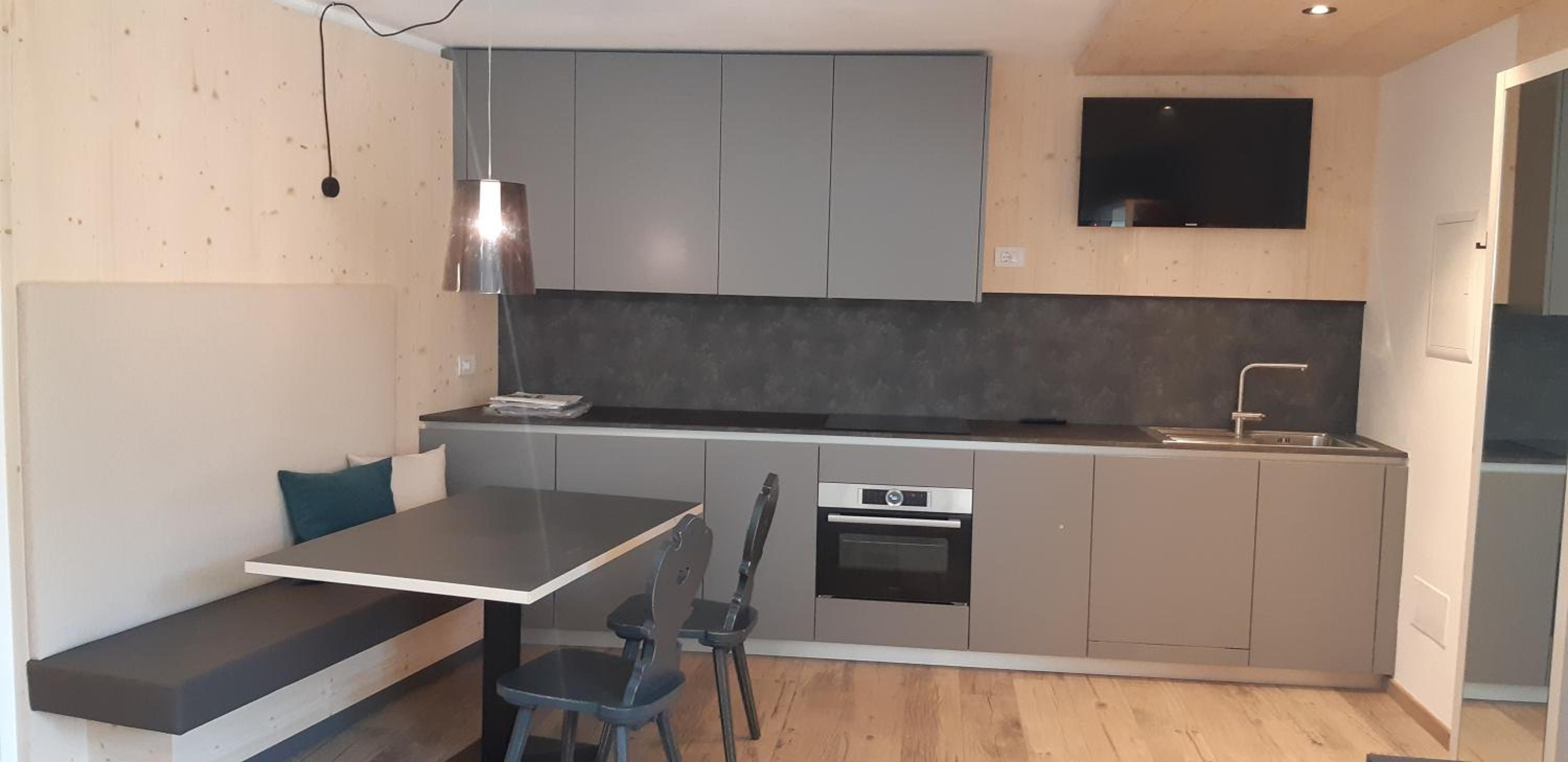 Apartment with Terrace - Photo 2