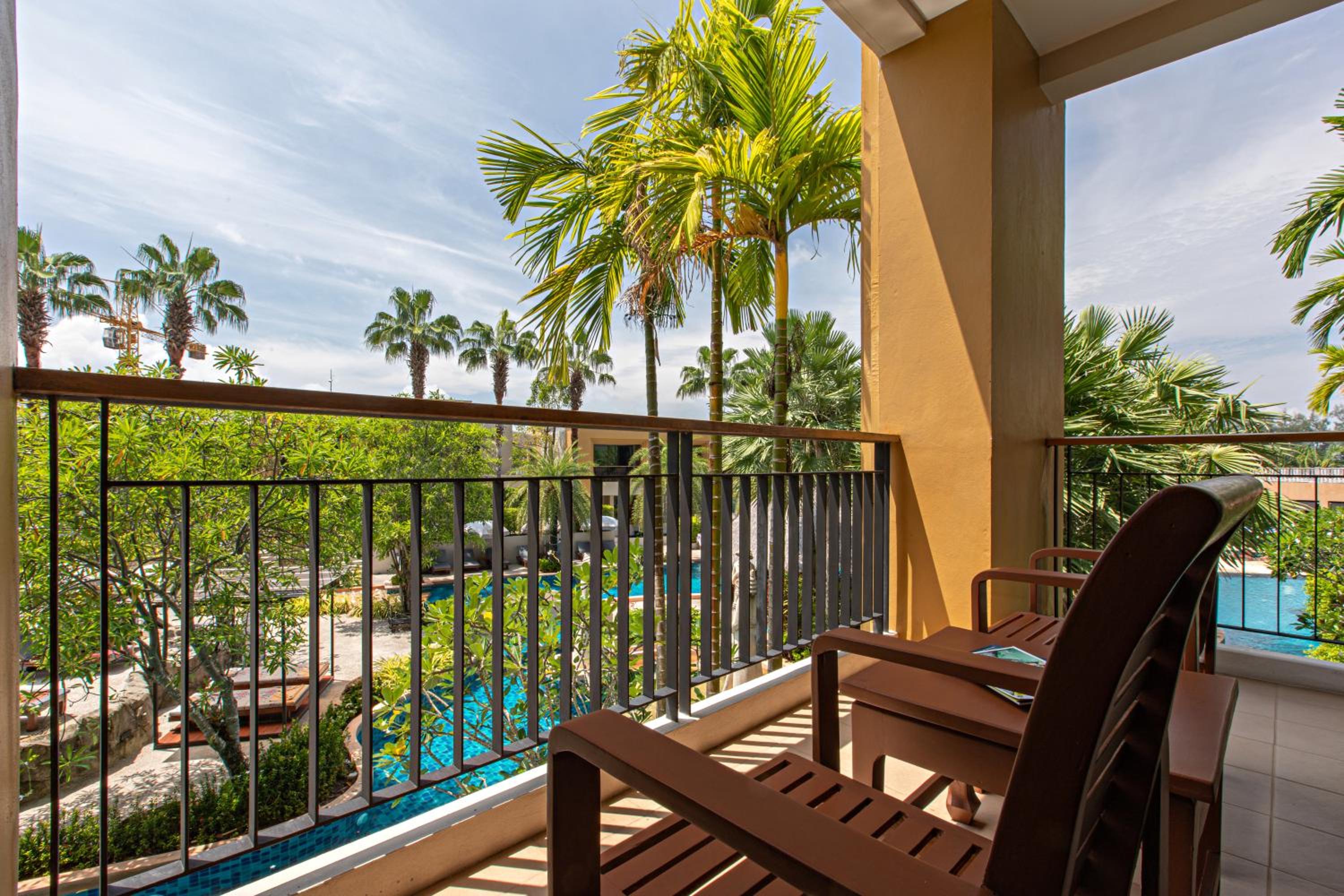 Deluxe Double or Twin Room with Pool View - Photo 2
