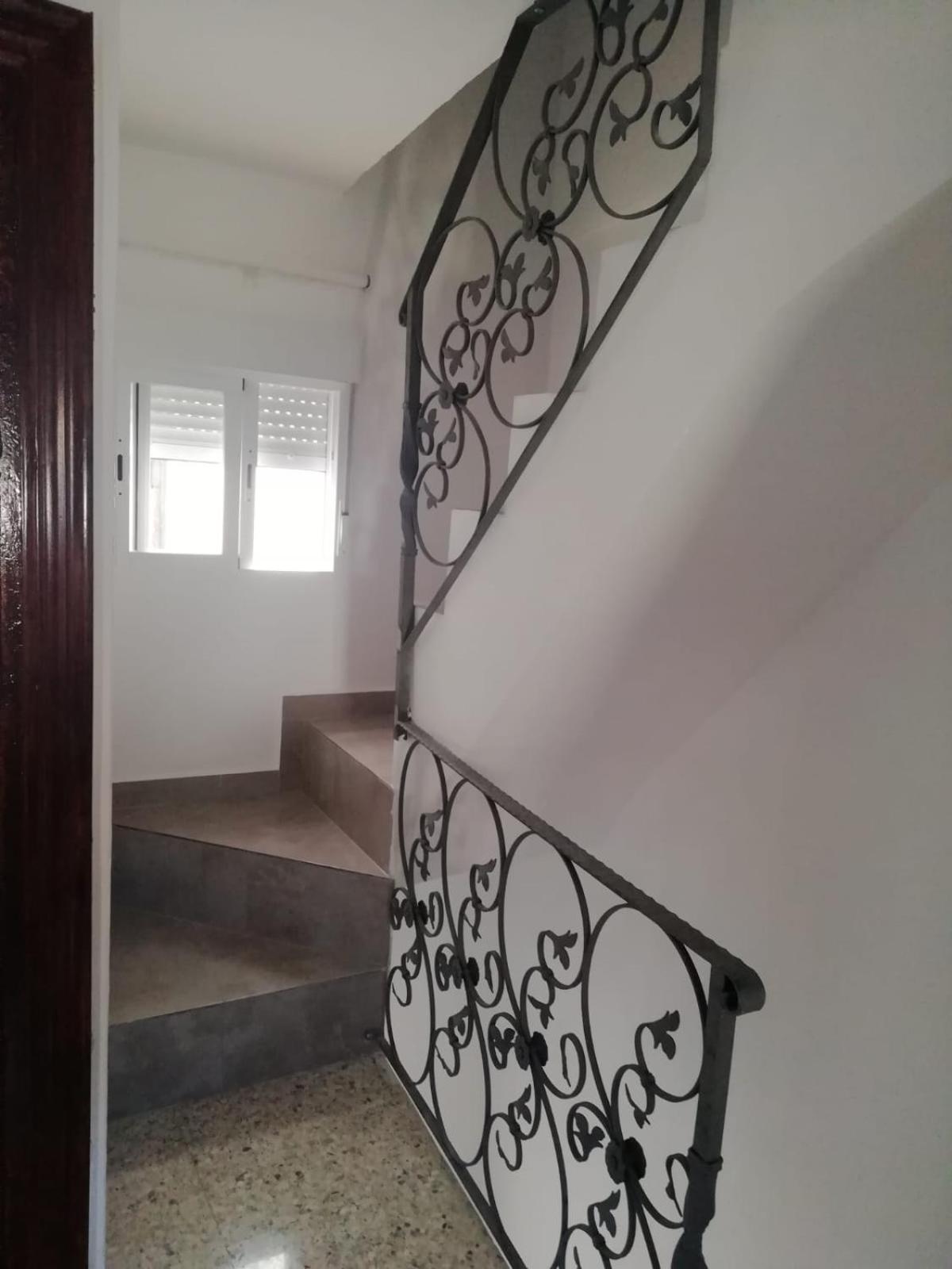 Five-Bedroom House - Photo 17