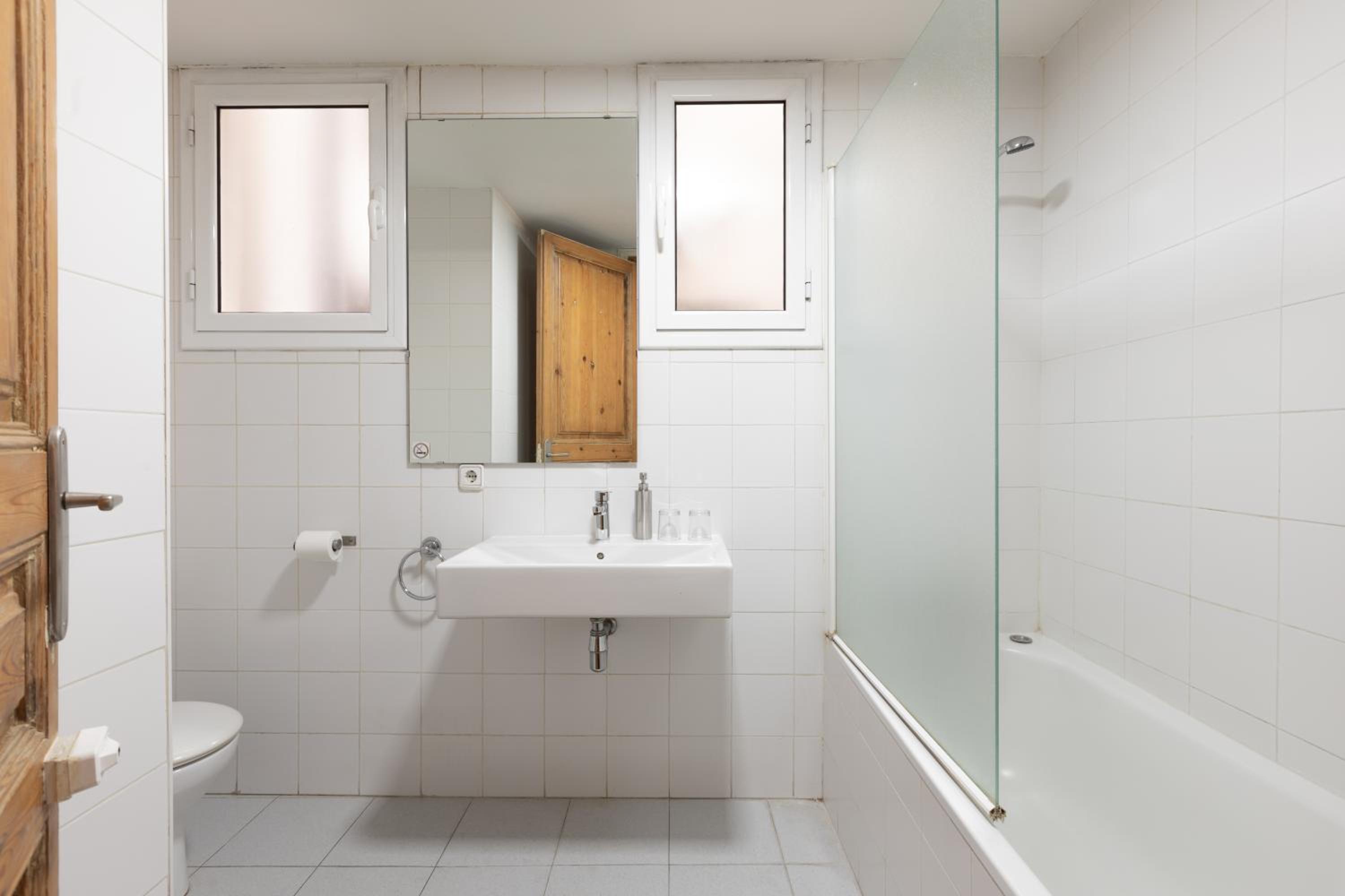 Standard Double Room with Shared Bathroom photo 3