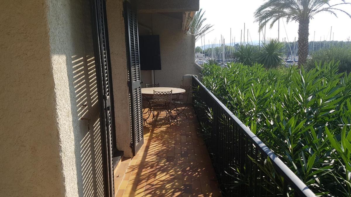 Apartment with Sea View photo 3