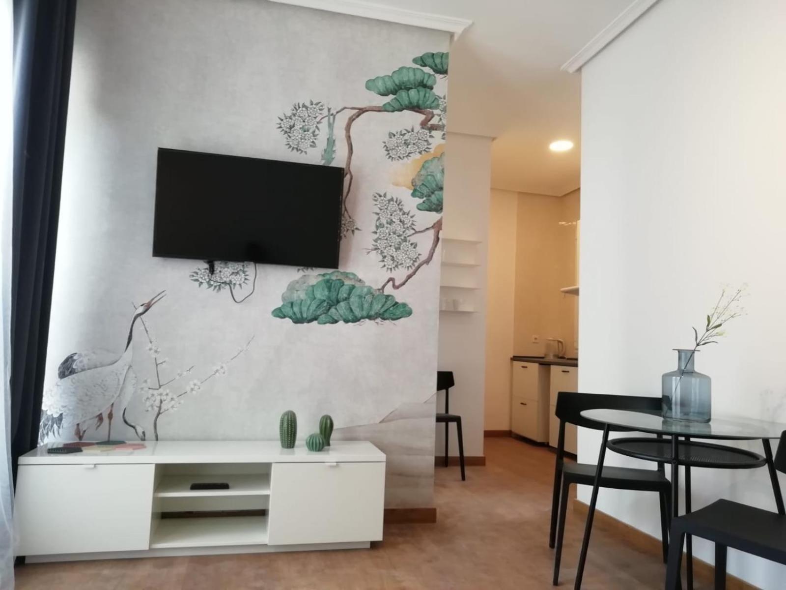 One-Bedroom Apartment - Photo 2