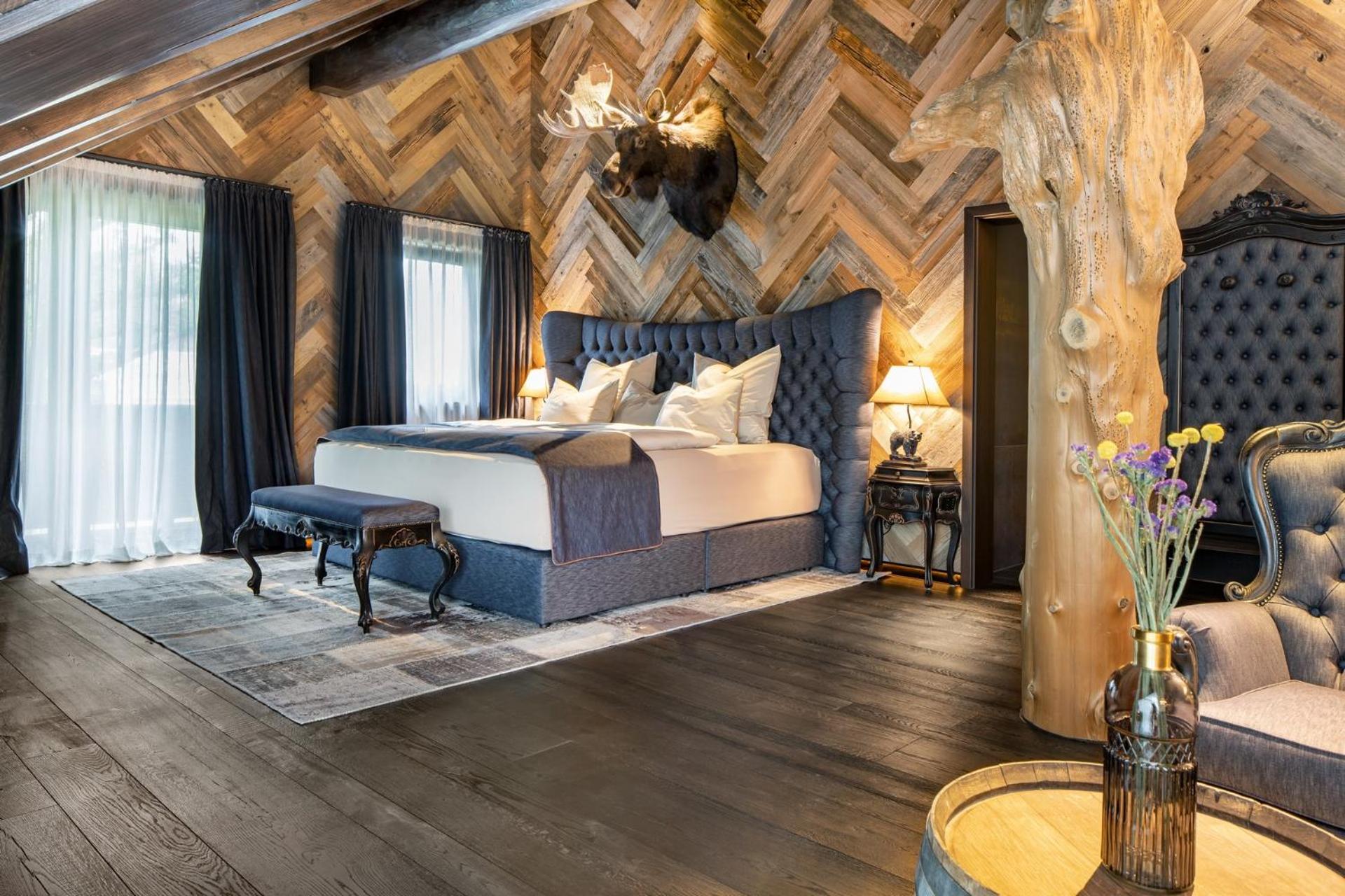 King Suite with Balcony photo 1